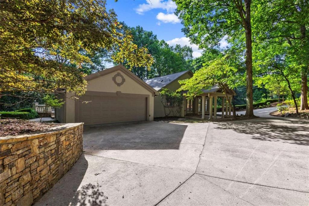 8920 Huntcliff Trce