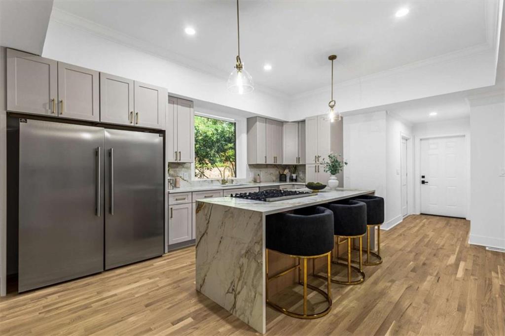 8920 Huntcliff Trce