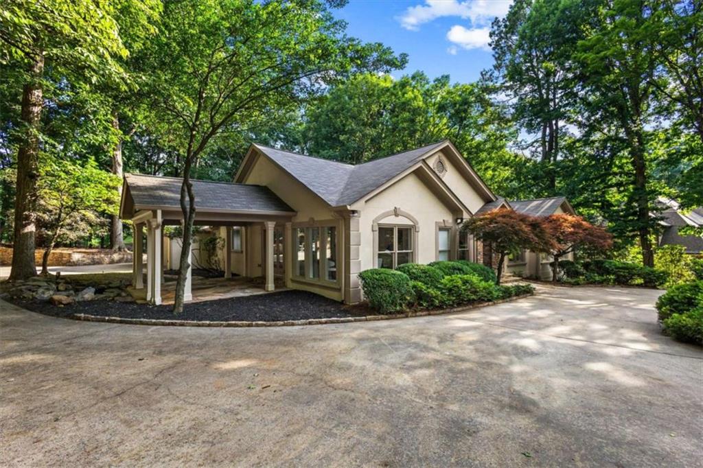 8920 Huntcliff Trce