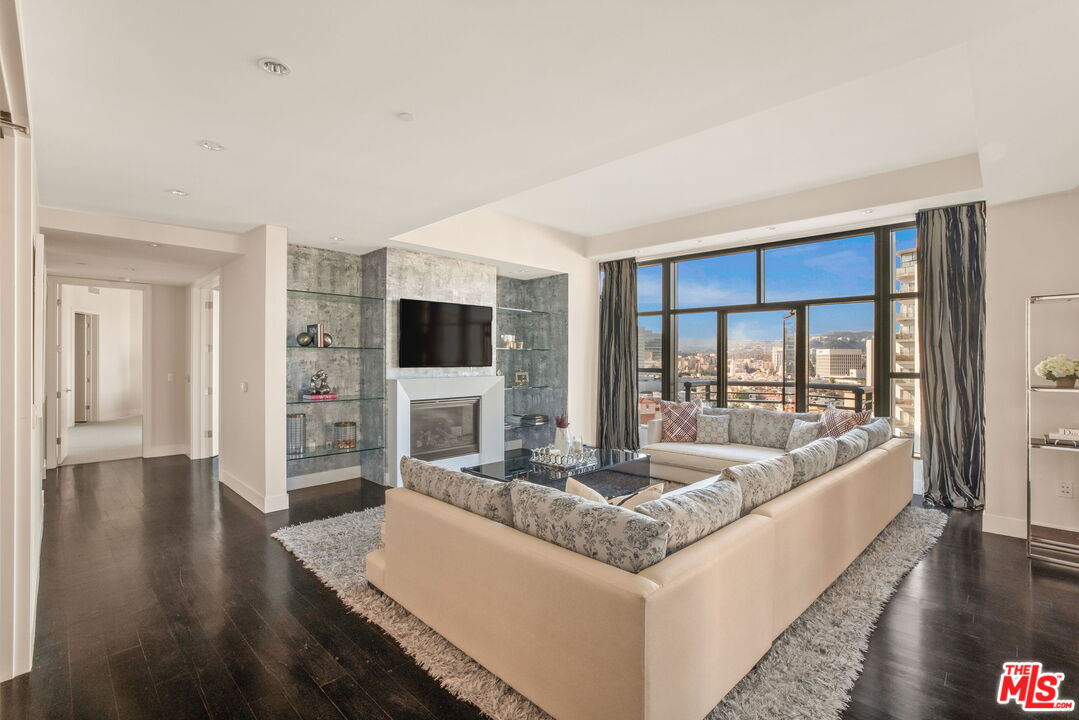 10776 Wilshire Blvd Unit: 1001