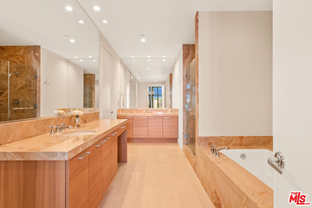 10776 Wilshire Blvd Unit: 1001