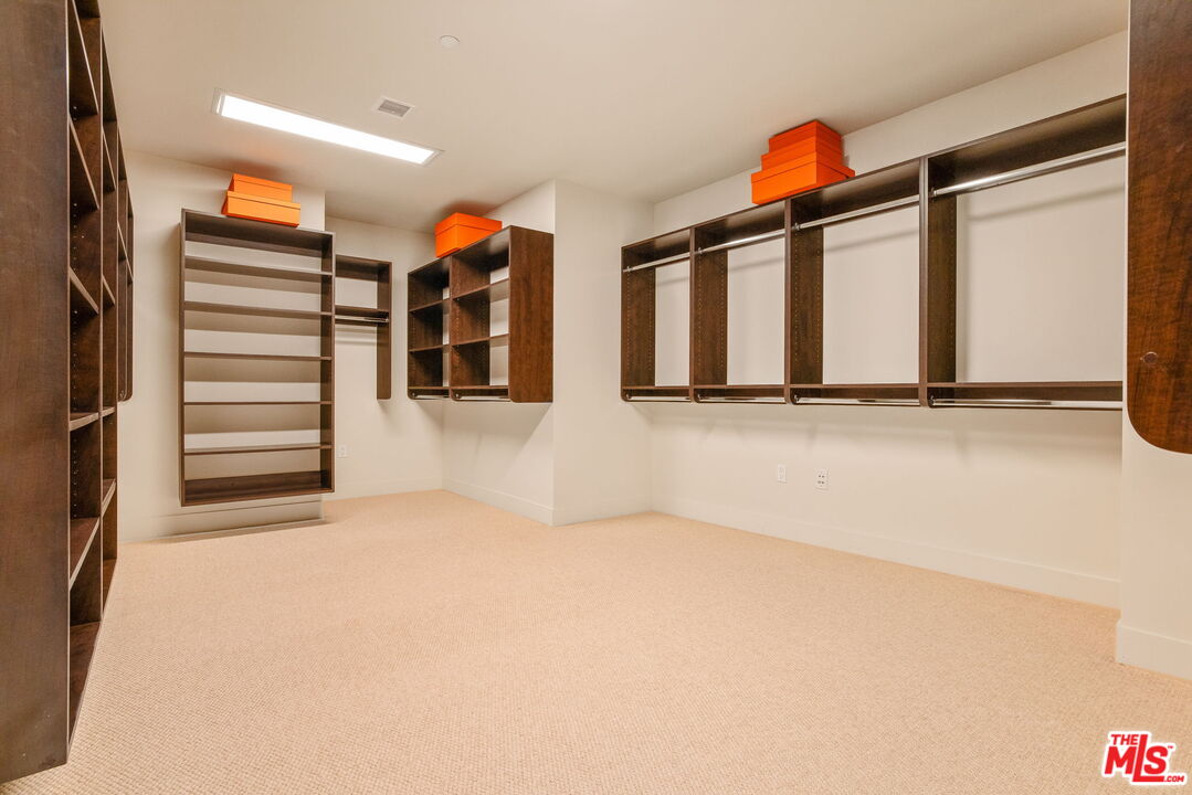 10776 Wilshire Blvd Unit: 1001