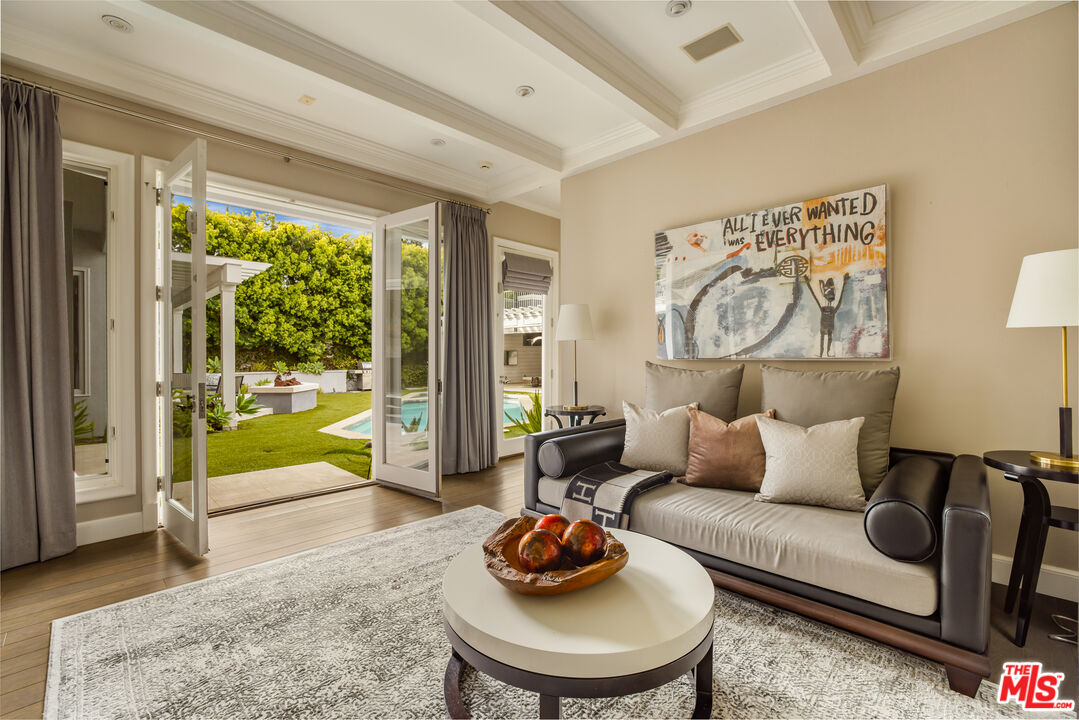 720 N Crescent Dr