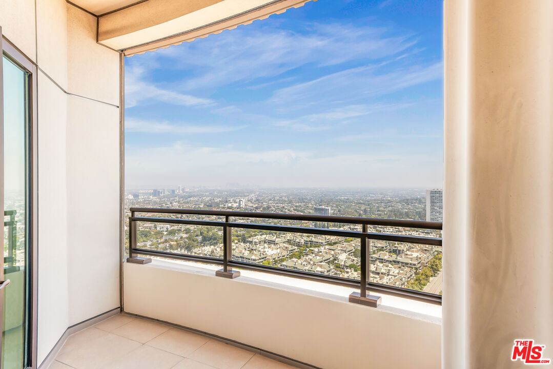 1 W Century Dr Unit: 28B