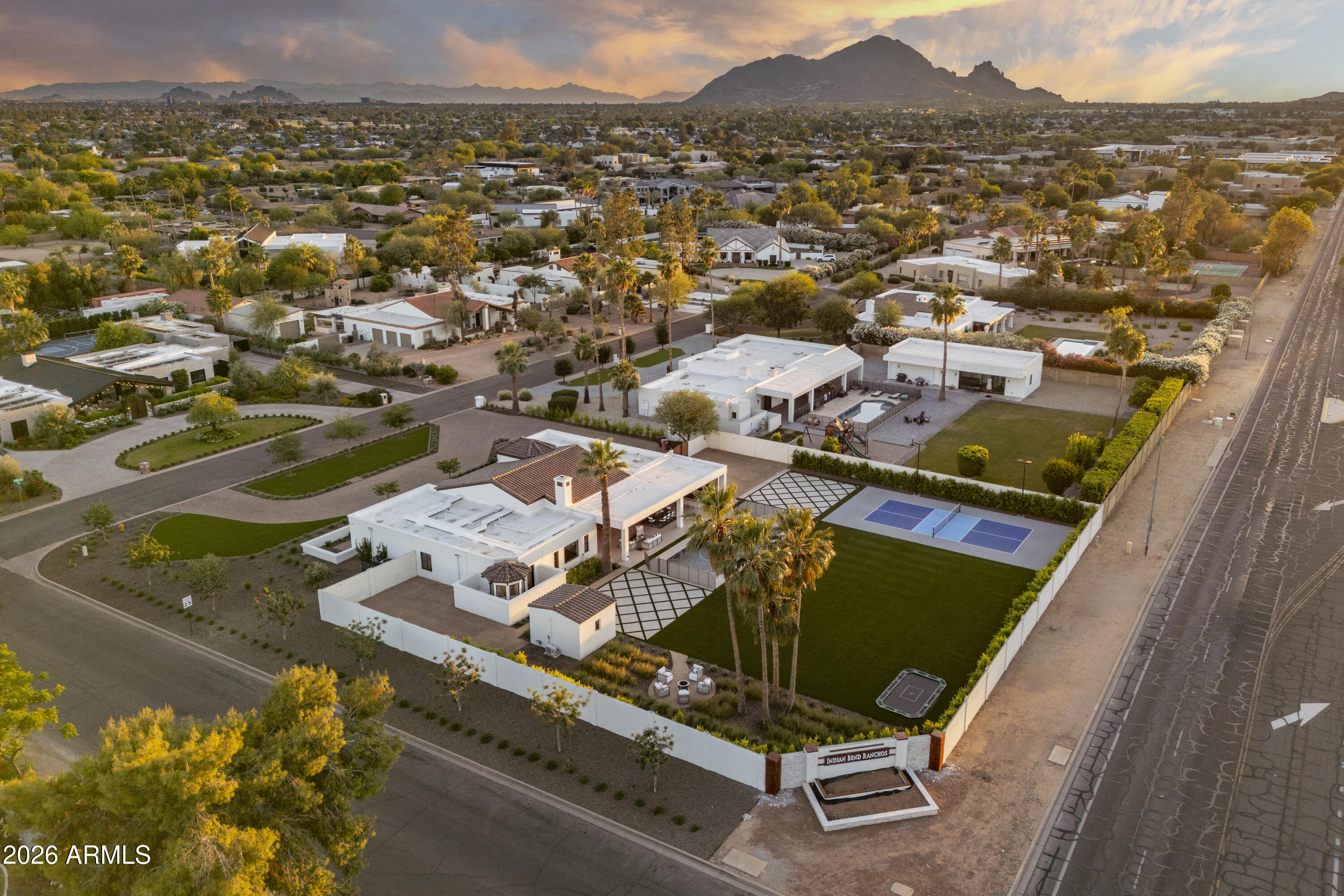 8570 E PEPPER TREE Lane