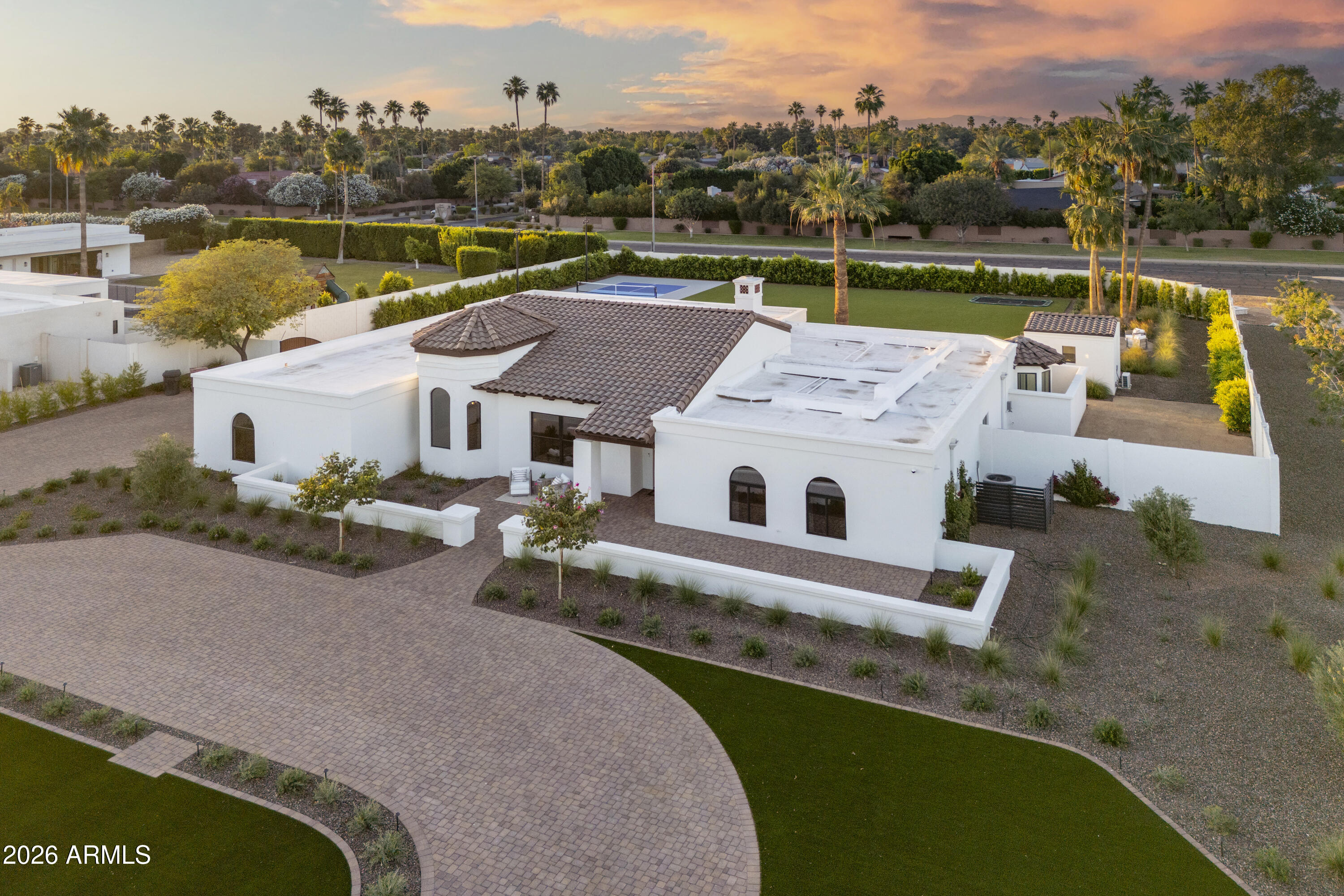 8570 E PEPPER TREE Lane