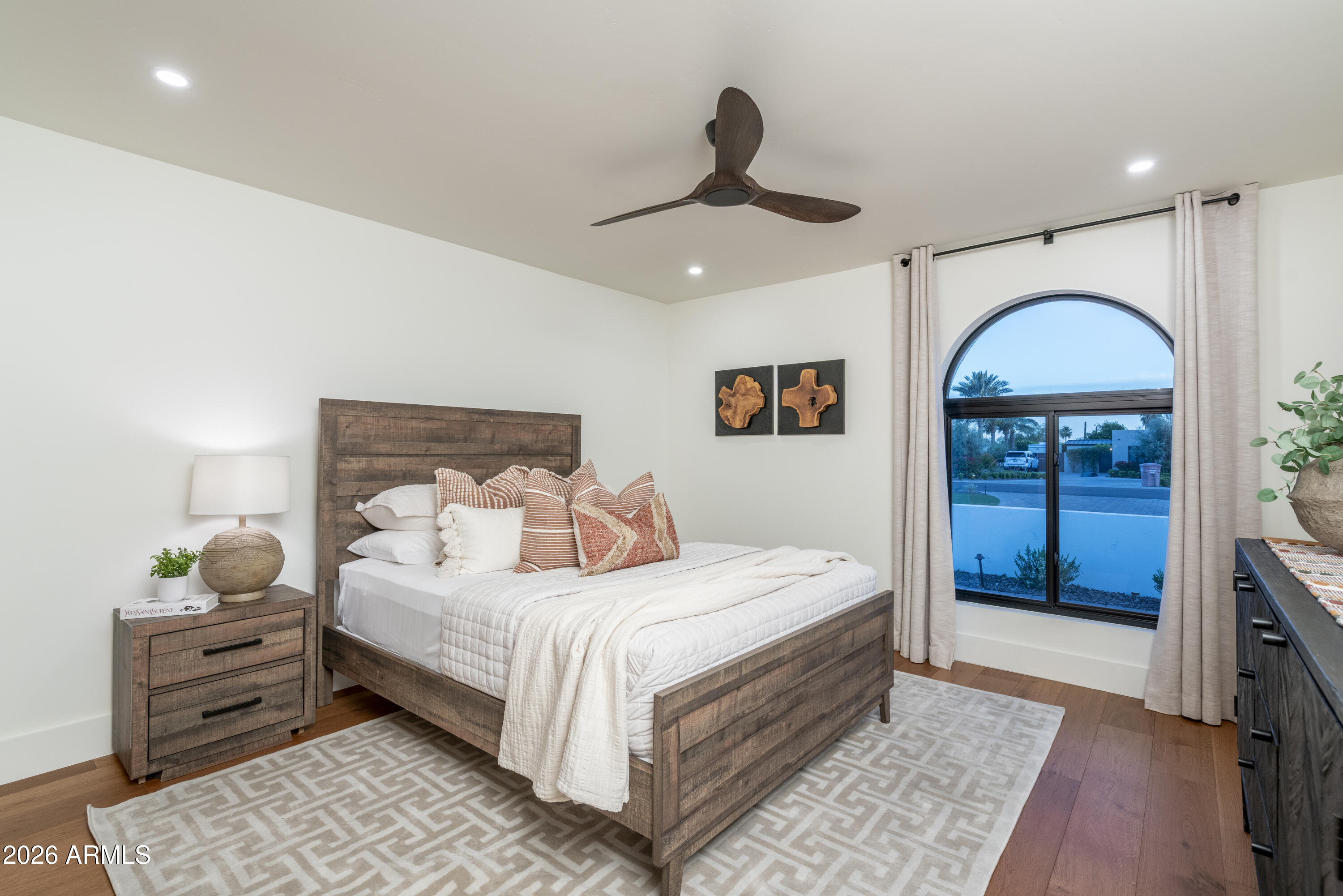 8570 E PEPPER TREE Lane