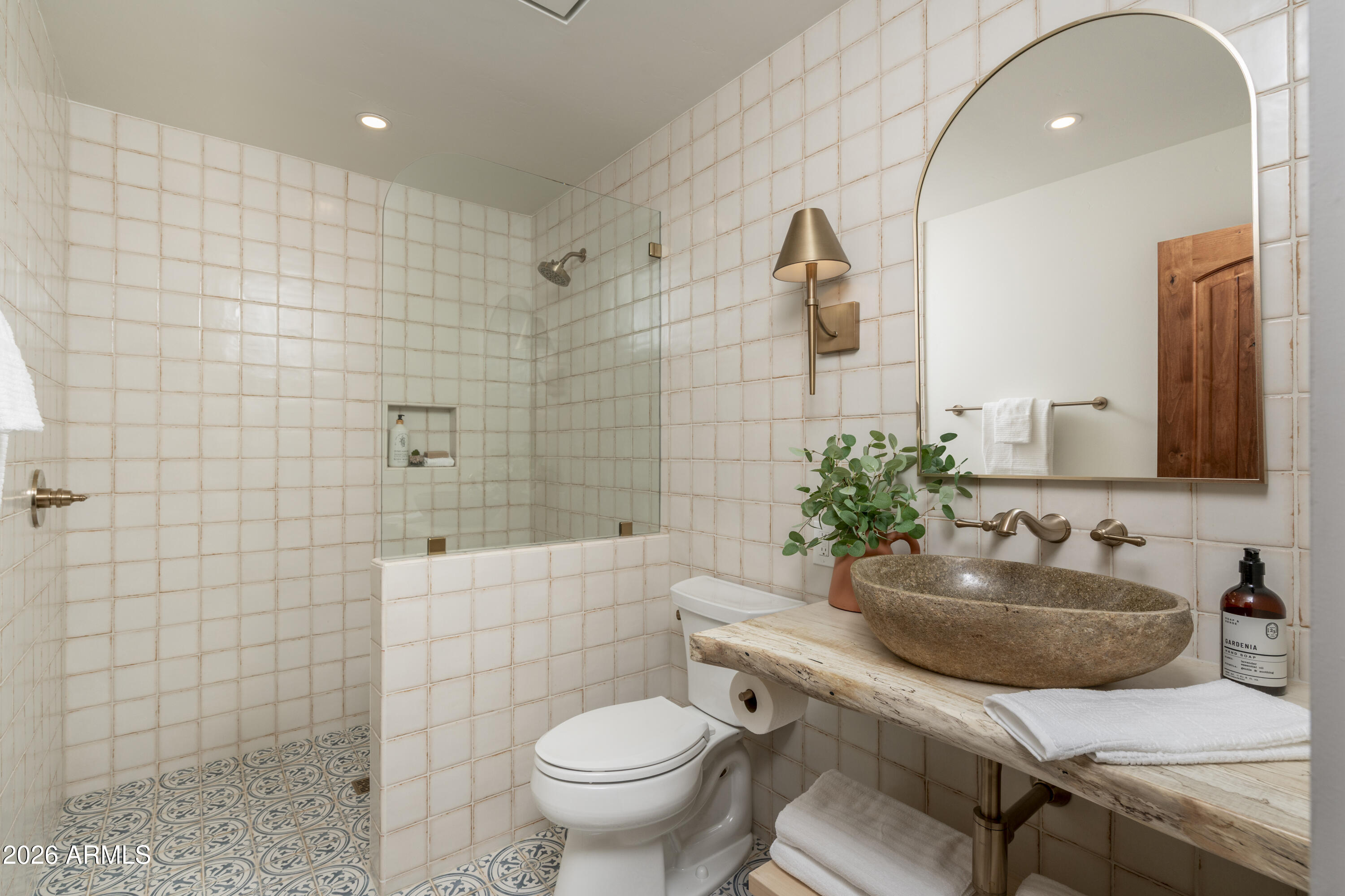 8570 E PEPPER TREE Lane