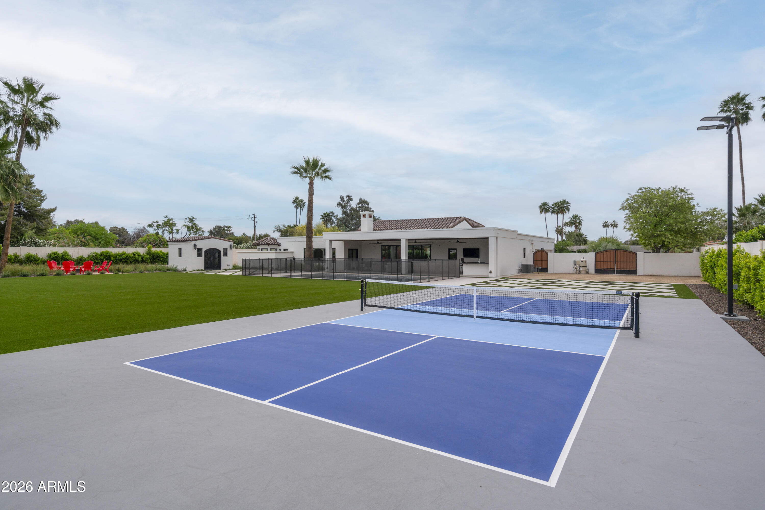 8570 E PEPPER TREE Lane