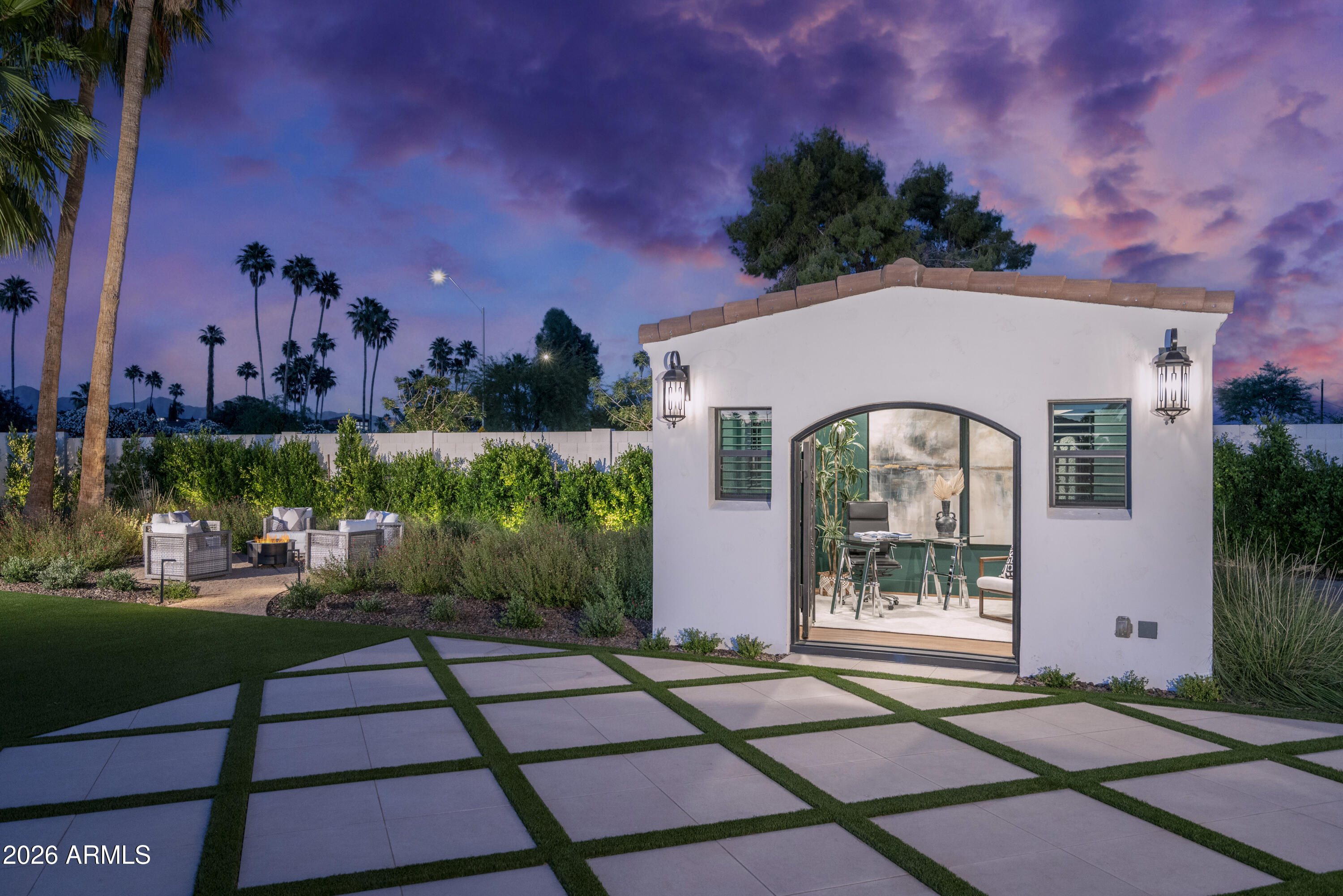 8570 E PEPPER TREE Lane