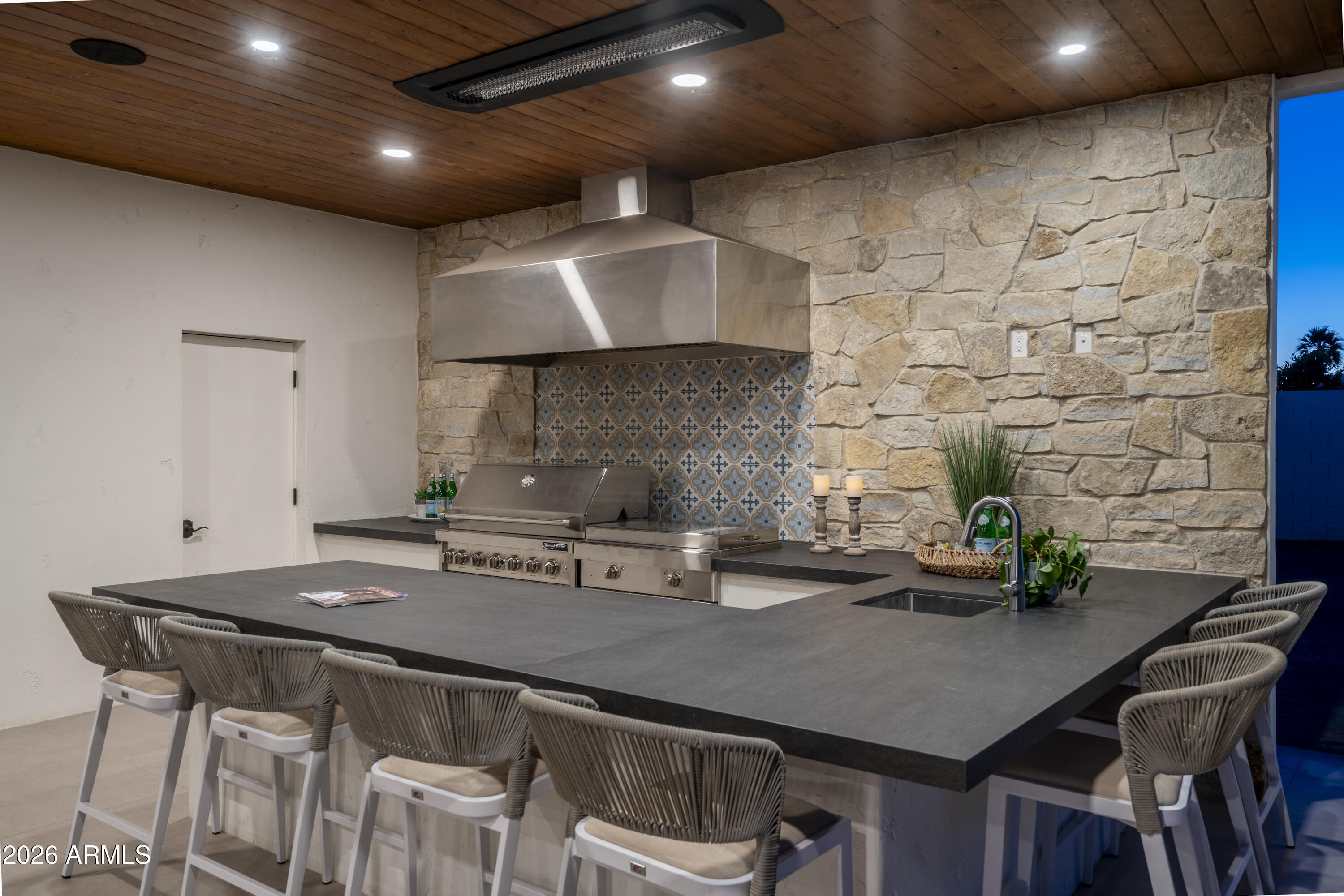 8570 E PEPPER TREE Lane