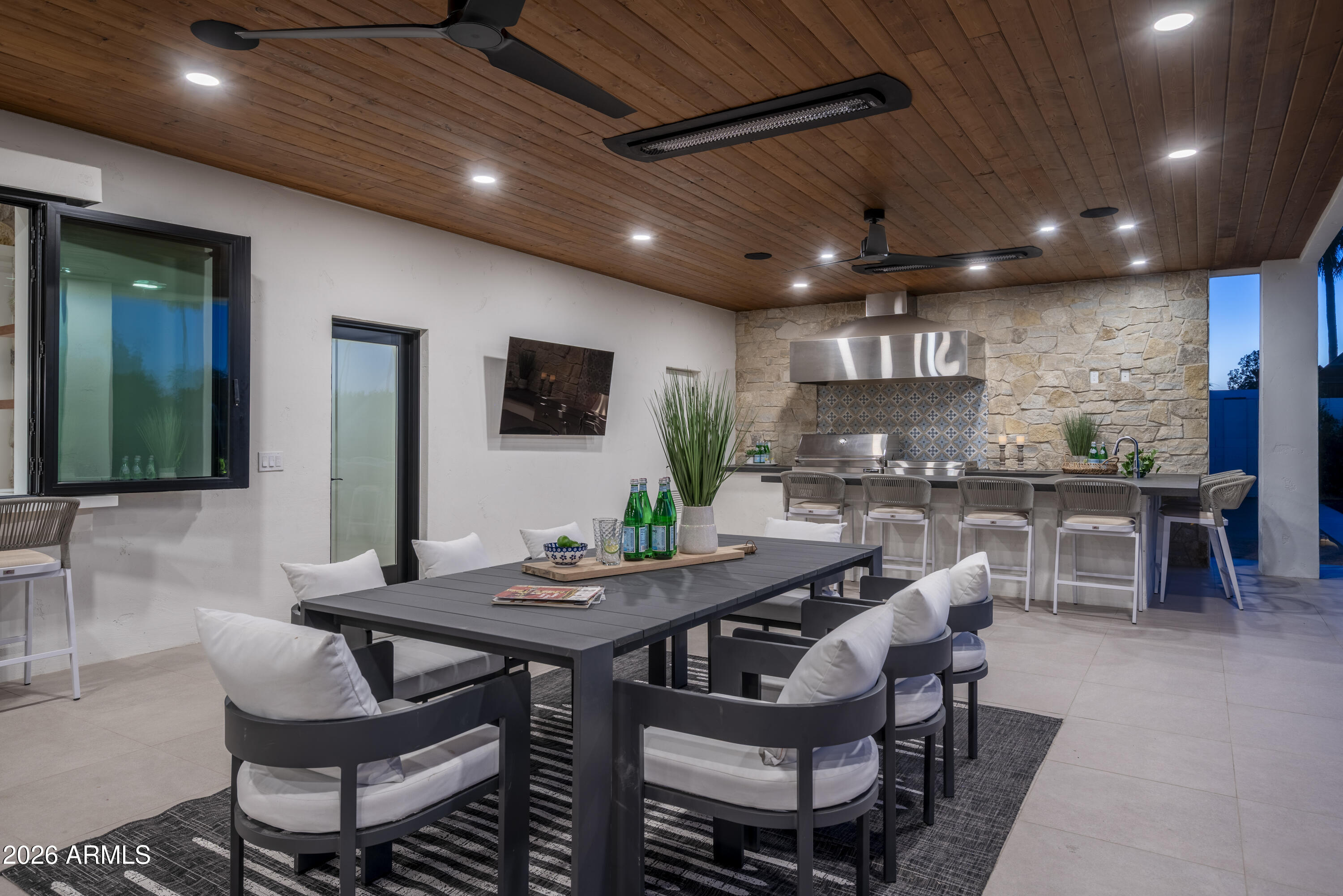 8570 E PEPPER TREE Lane