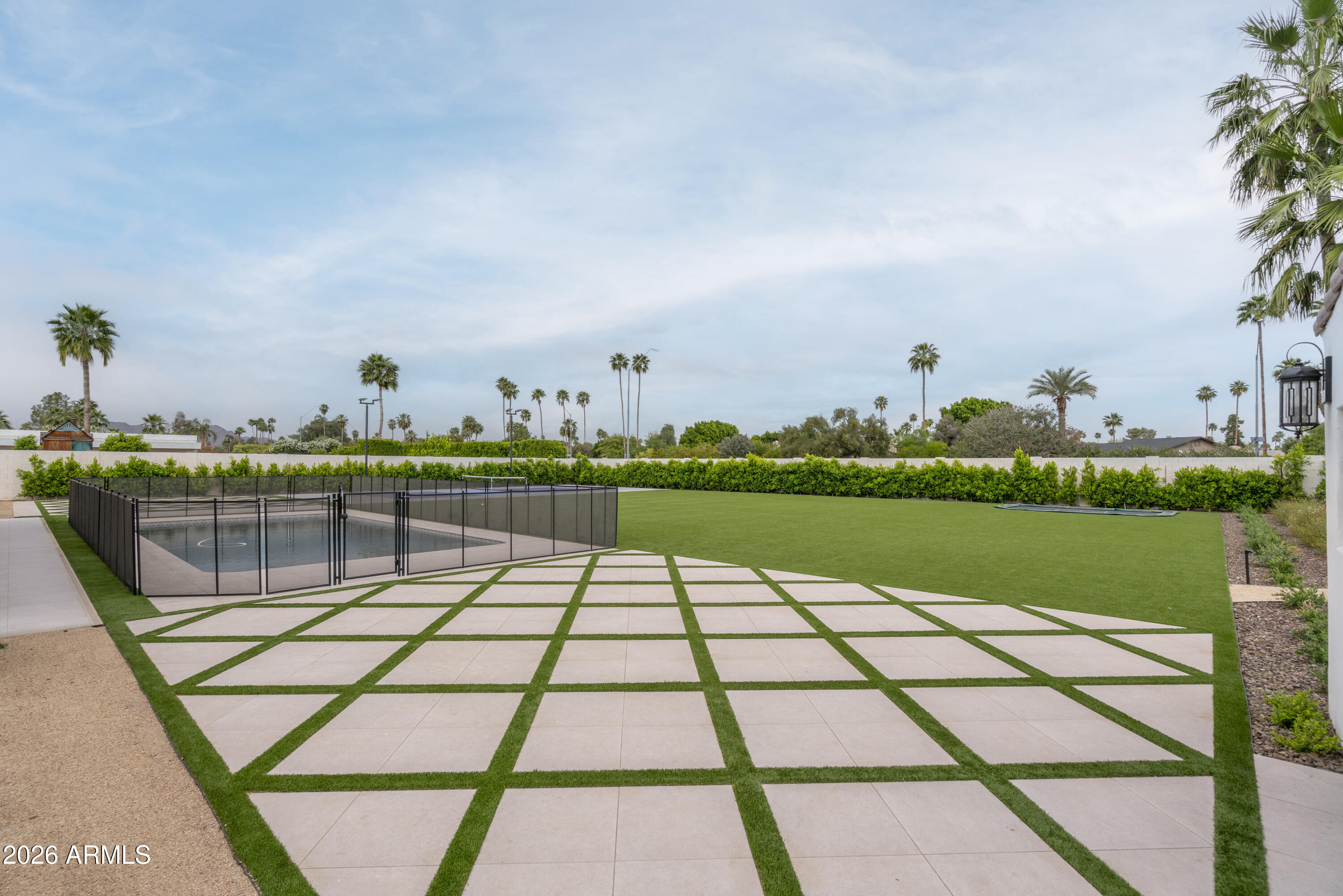 8570 E PEPPER TREE Lane