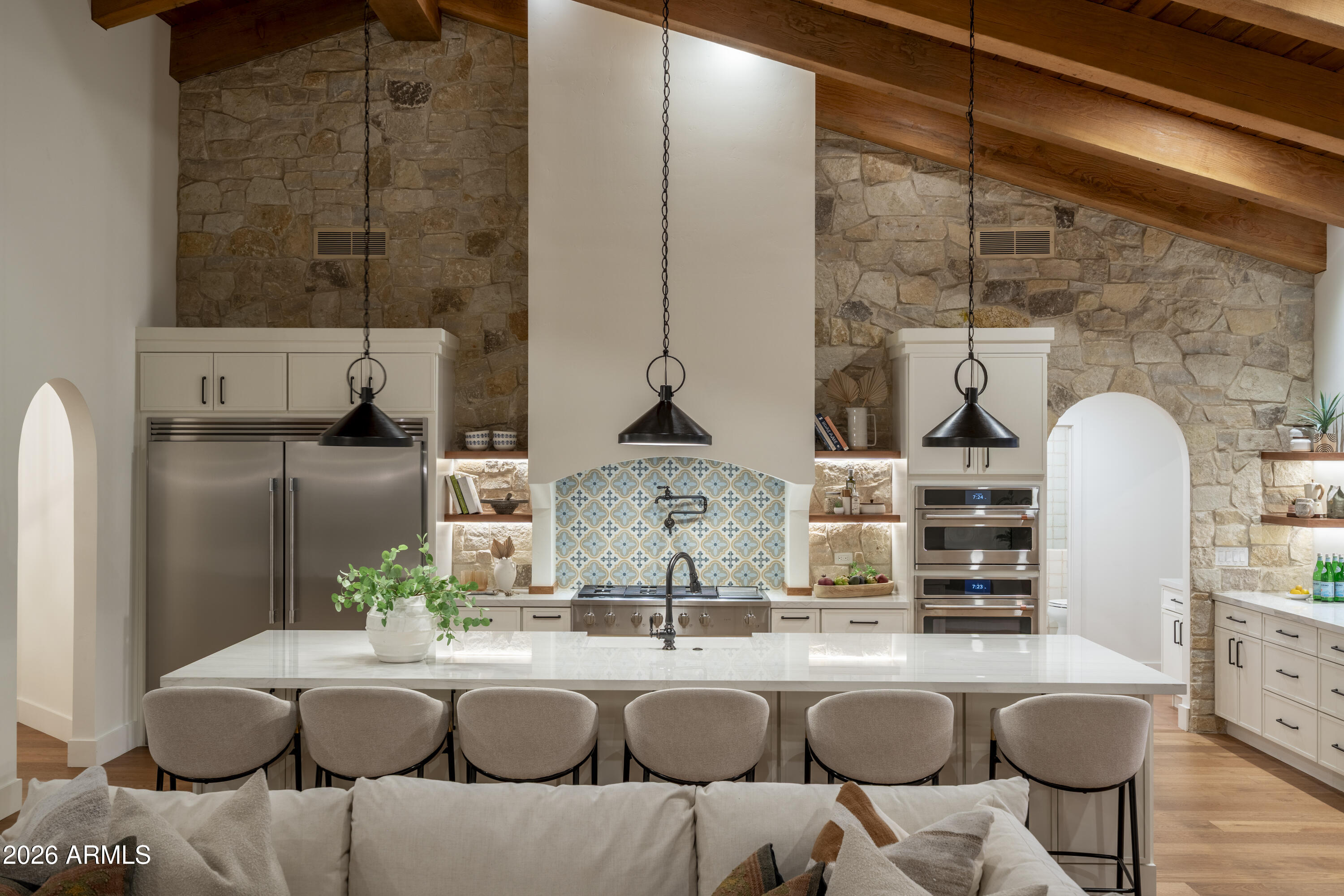 8570 E PEPPER TREE Lane