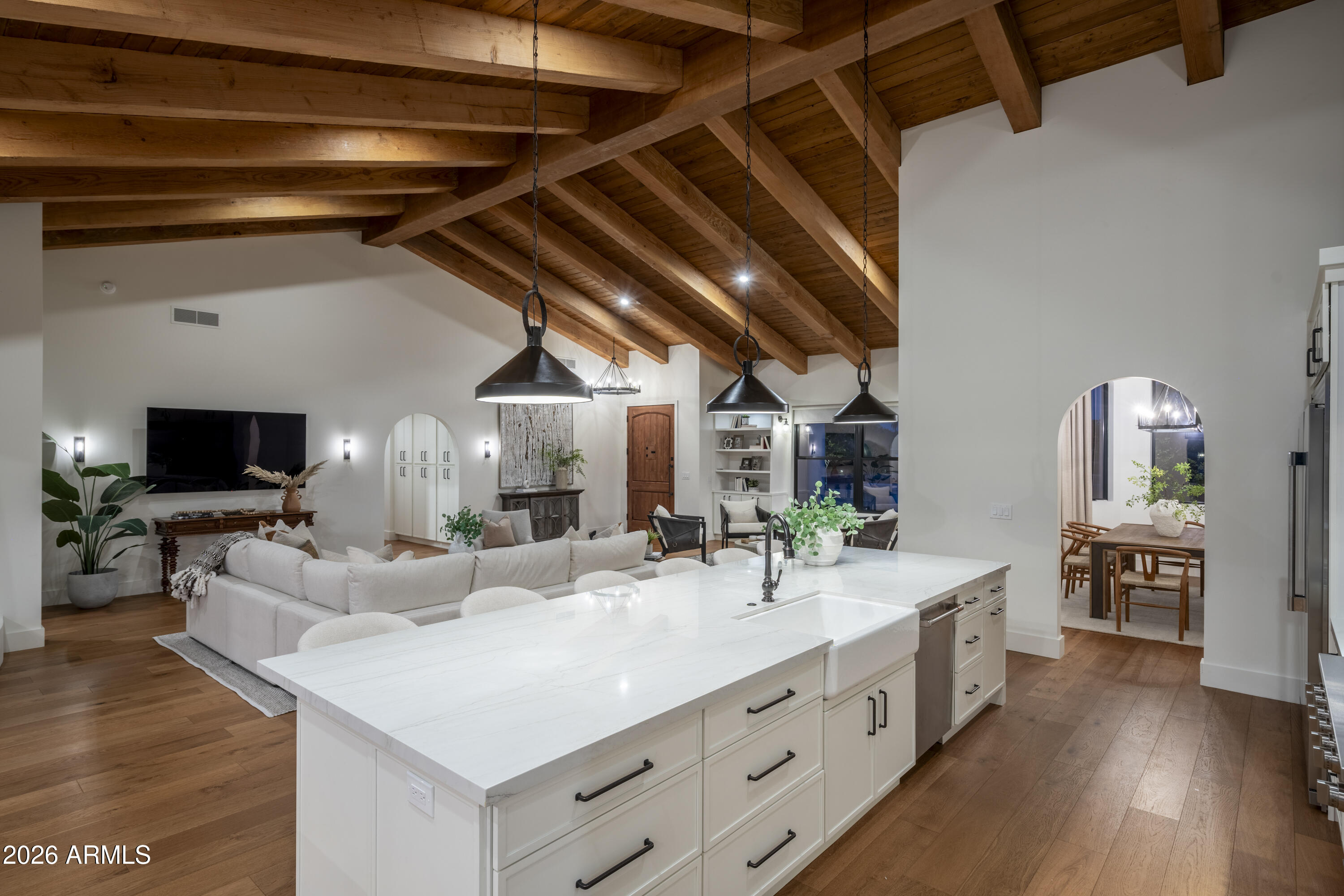 8570 E PEPPER TREE Lane