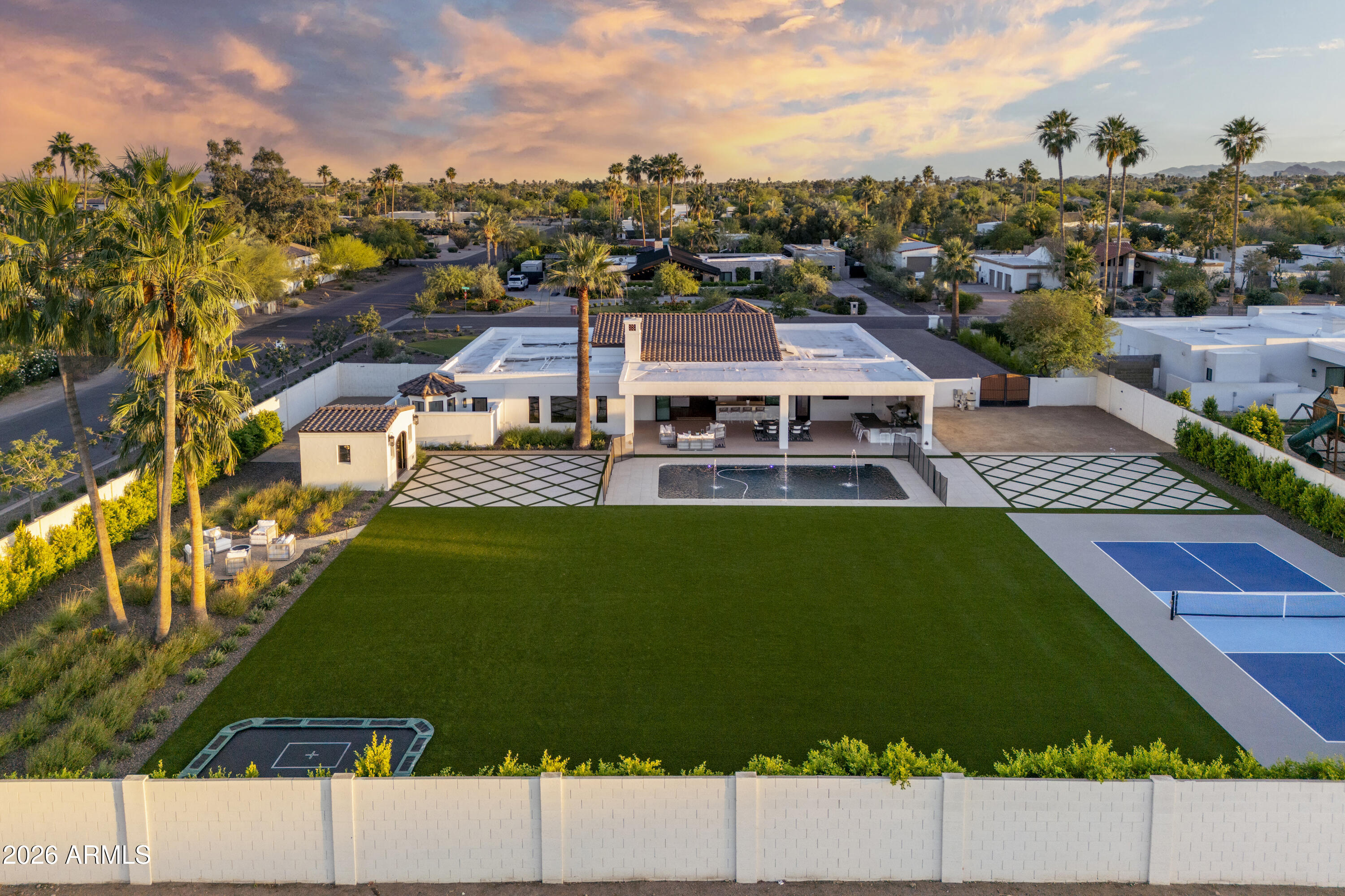 8570 E PEPPER TREE Lane