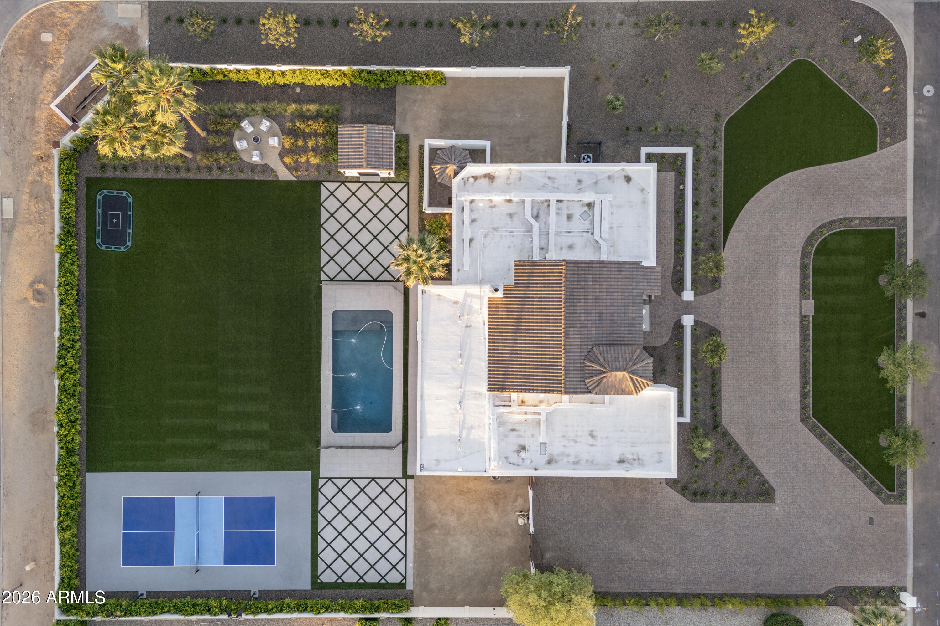 8570 E PEPPER TREE Lane