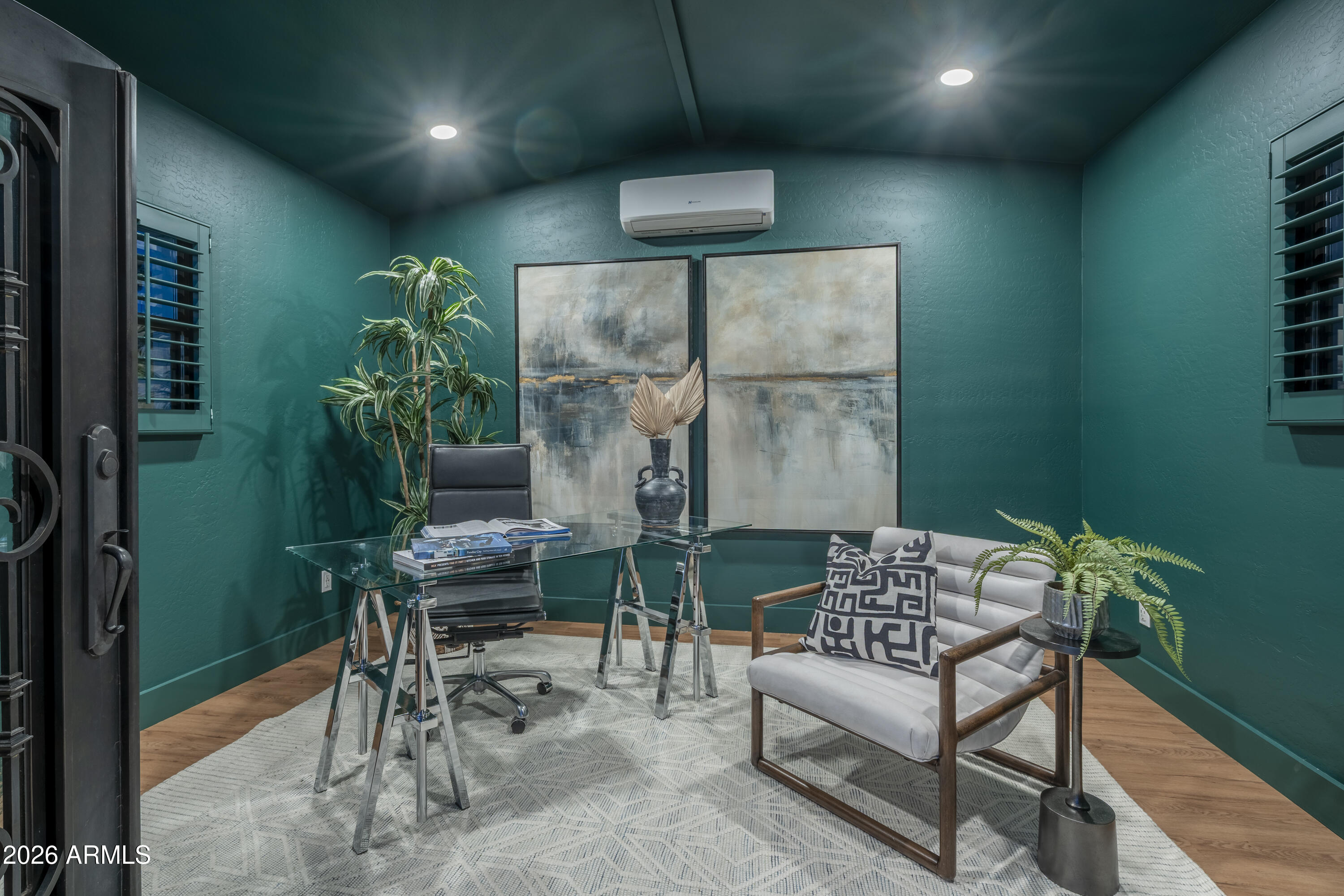 8570 E PEPPER TREE Lane