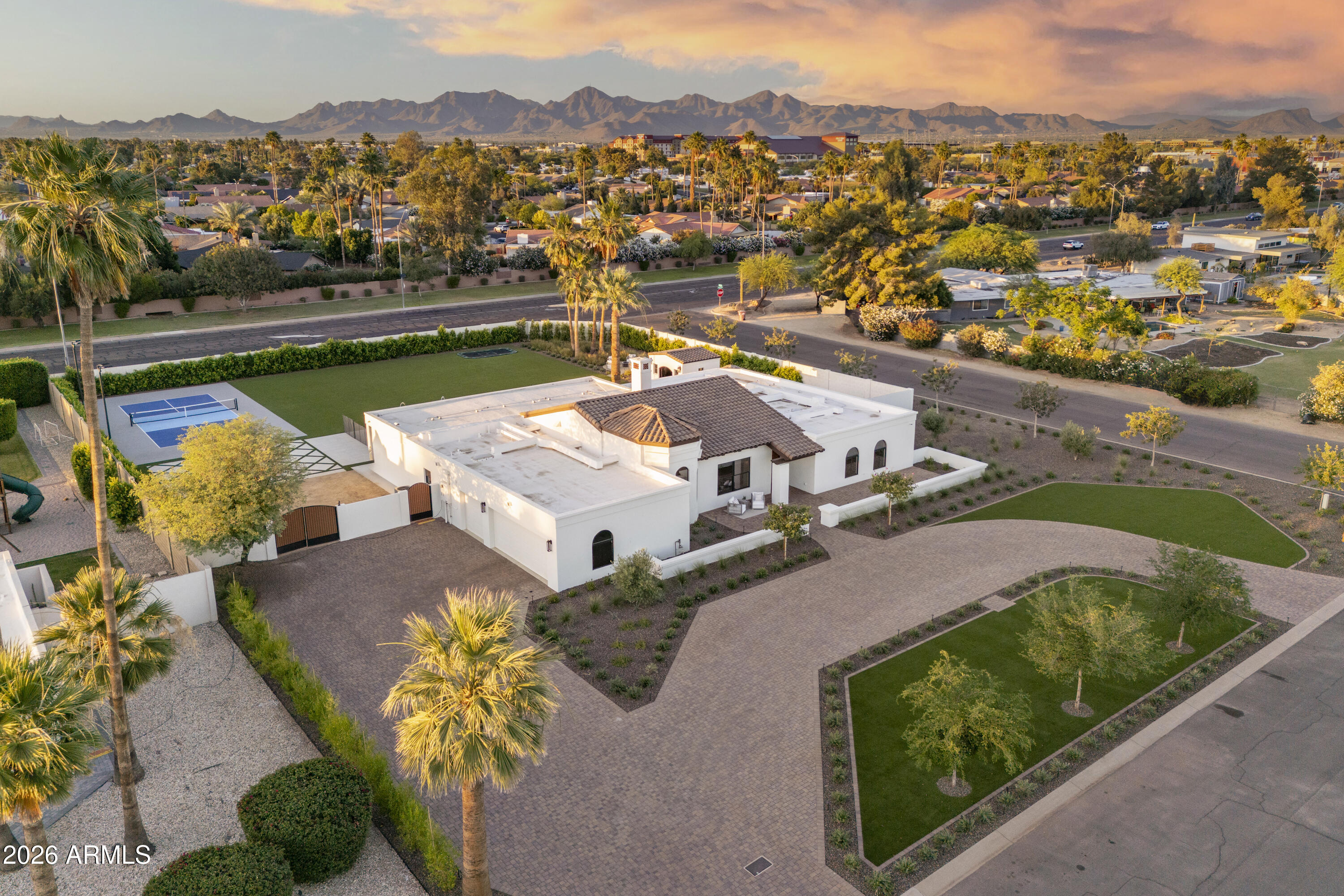 8570 E PEPPER TREE Lane