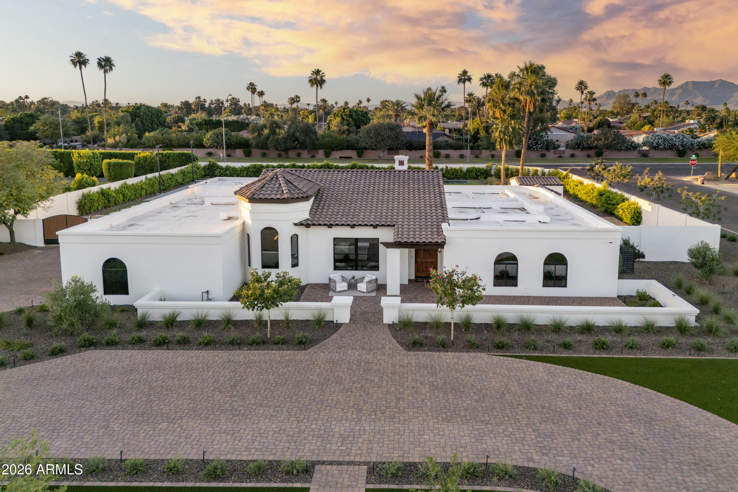 8570 E PEPPER TREE Lane