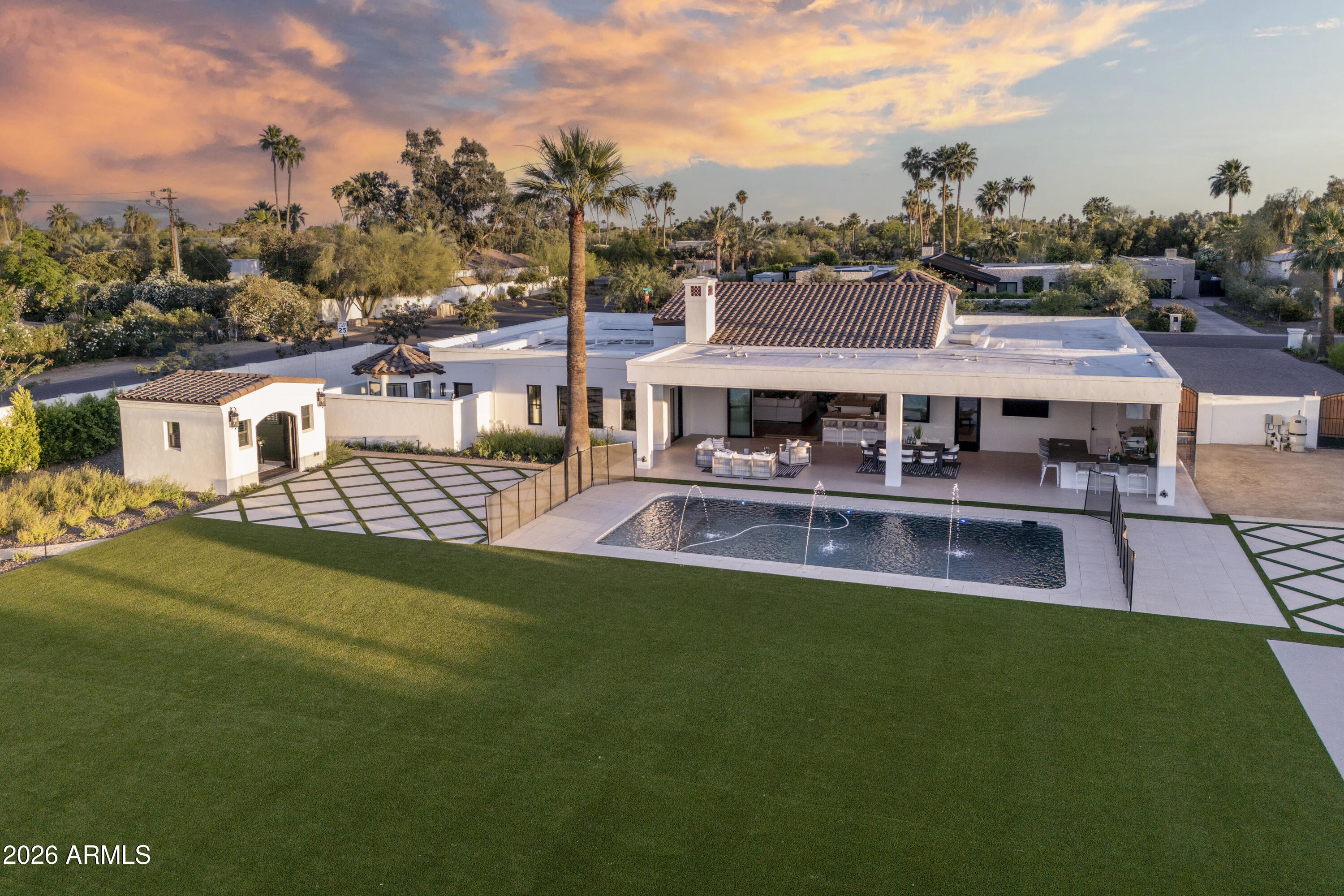 8570 E PEPPER TREE Lane