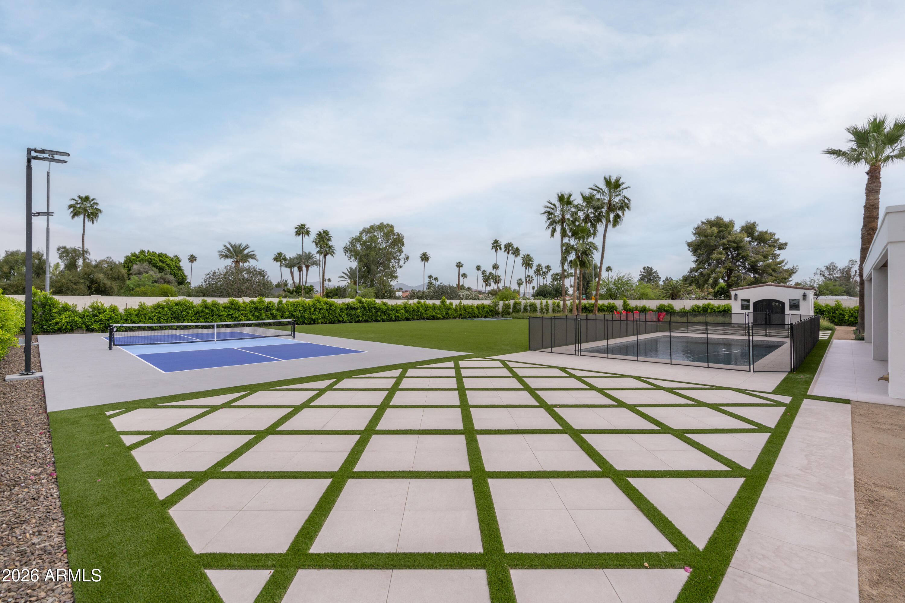 8570 E PEPPER TREE Lane