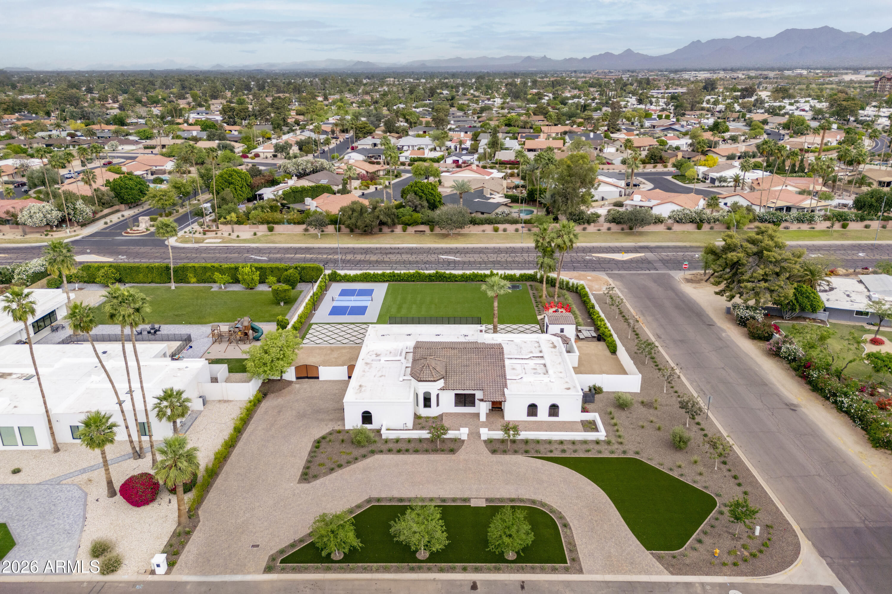 8570 E PEPPER TREE Lane