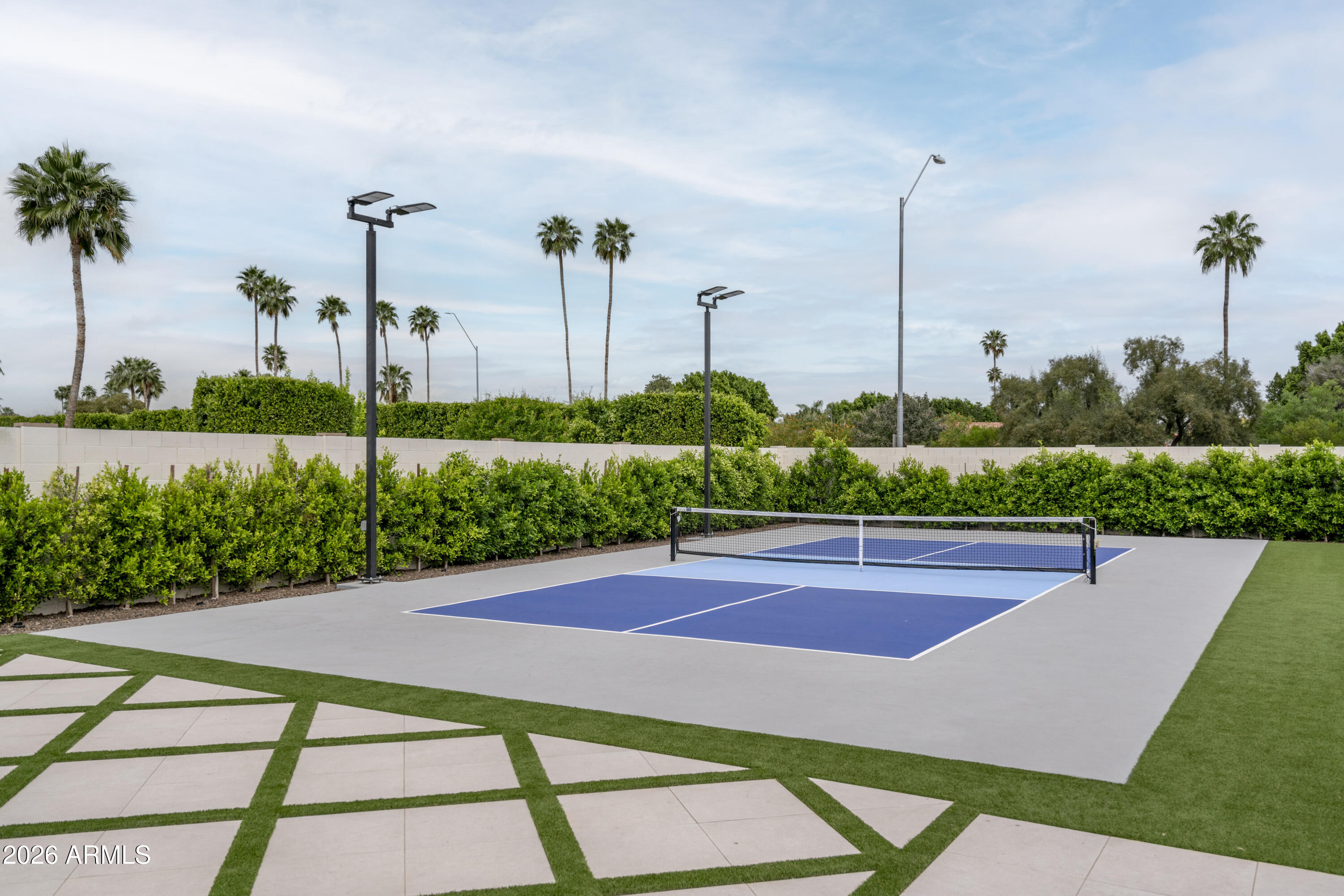 8570 E PEPPER TREE Lane