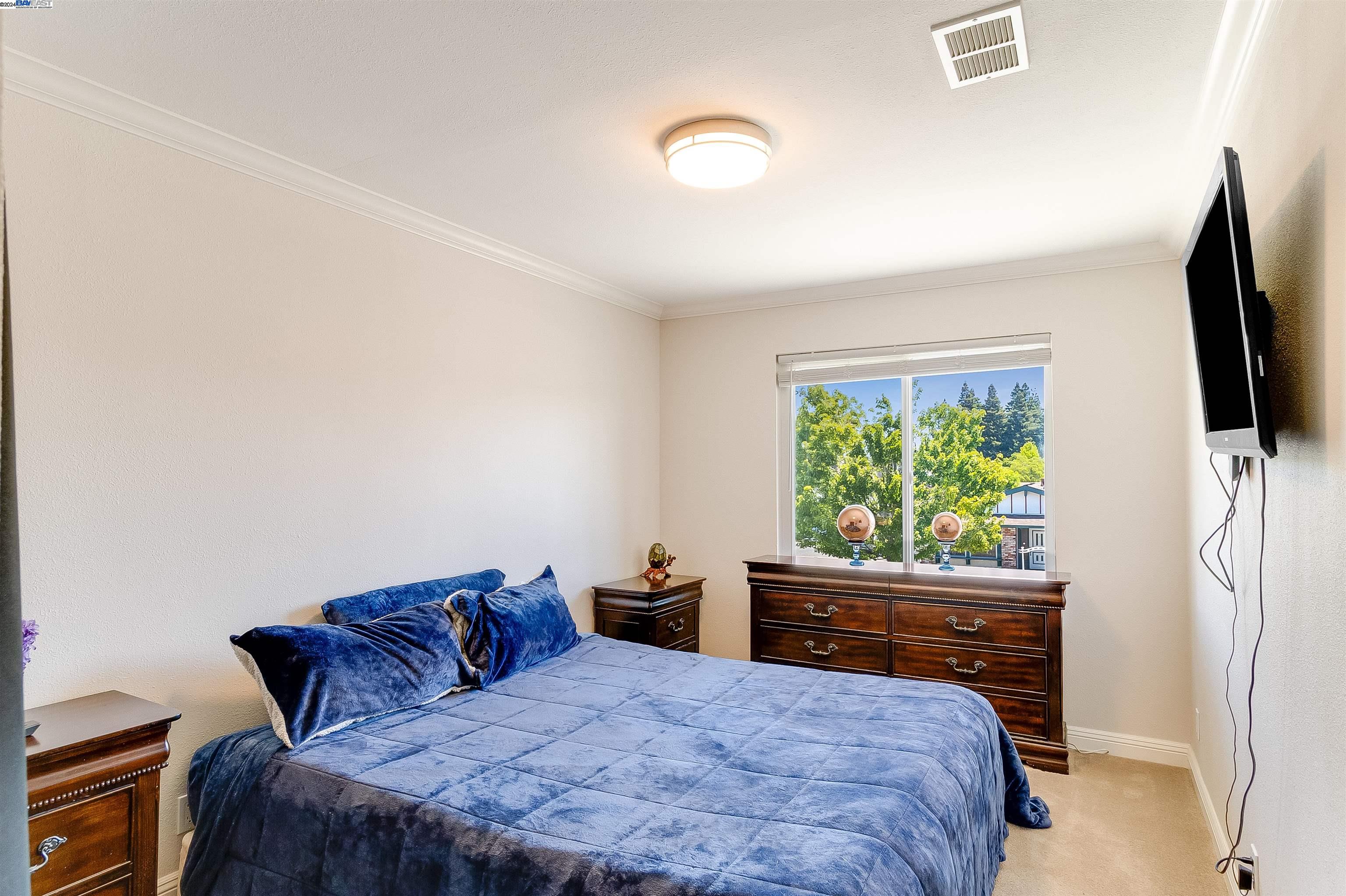 377 Arlington Cir
