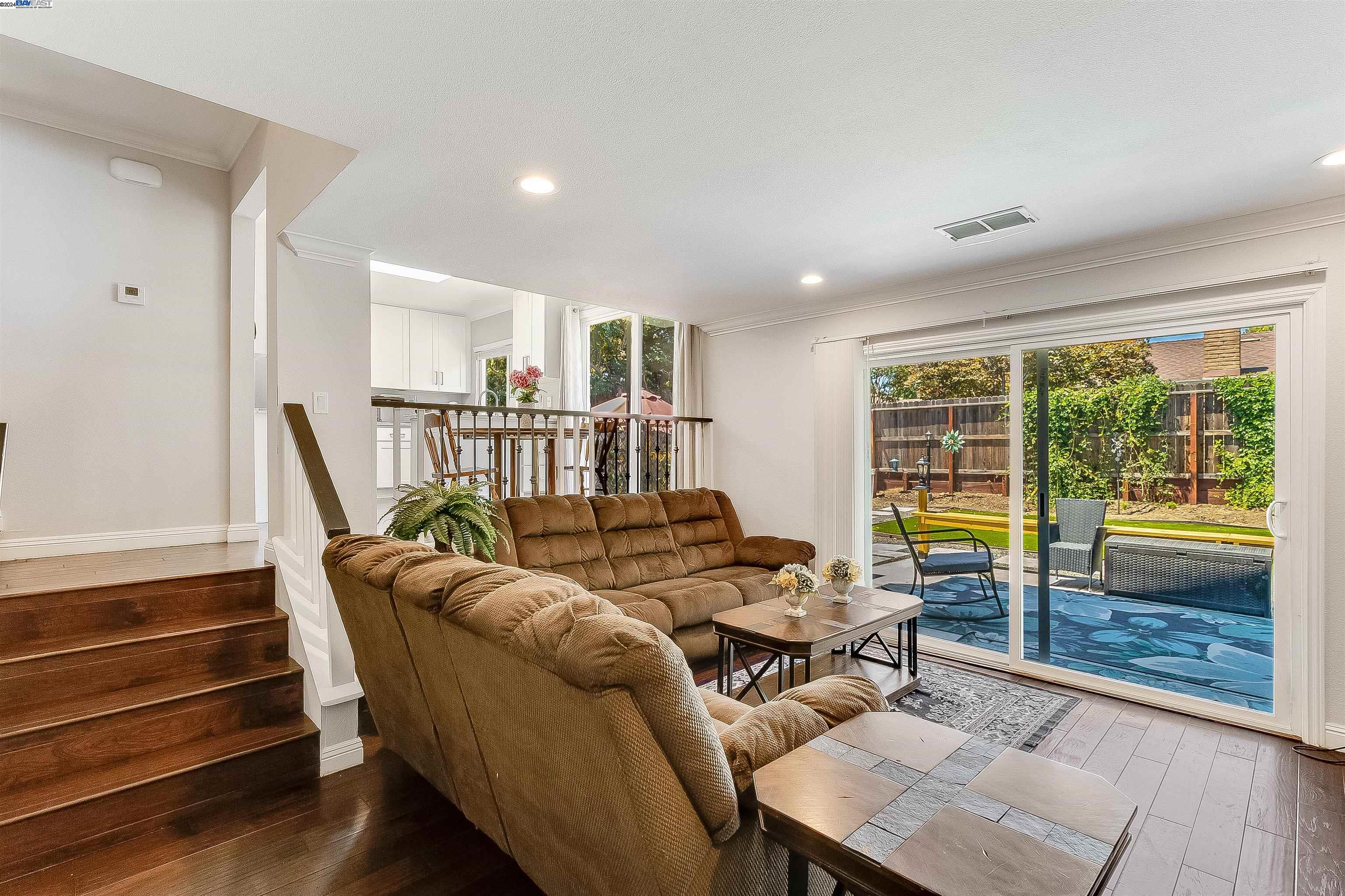 377 Arlington Cir