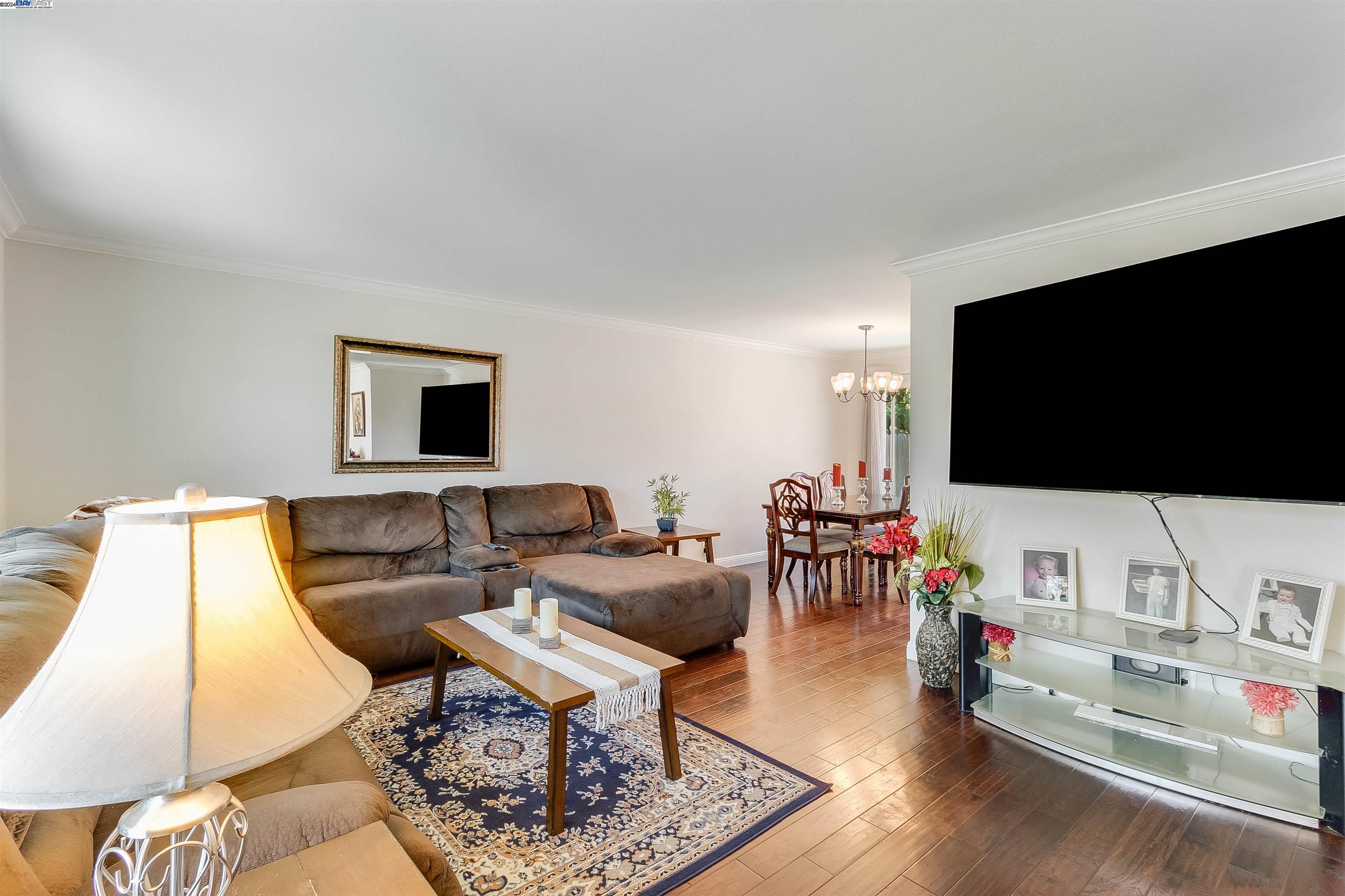 377 Arlington Cir