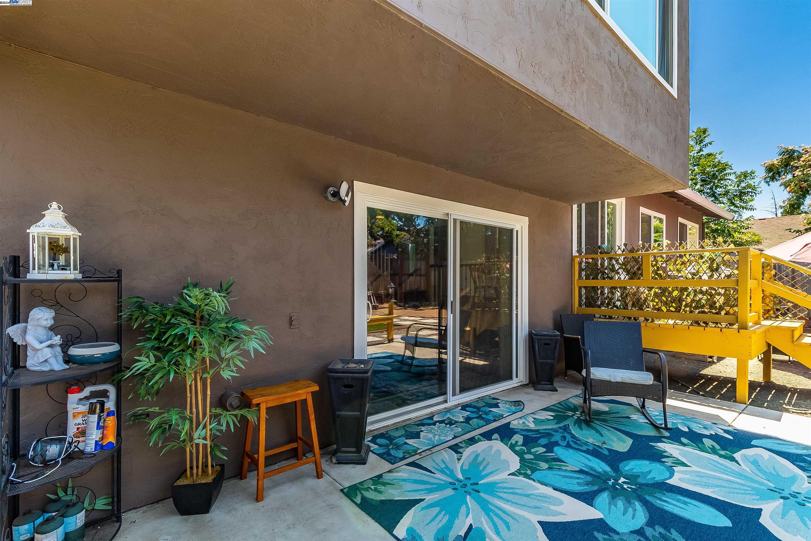 377 Arlington Cir
