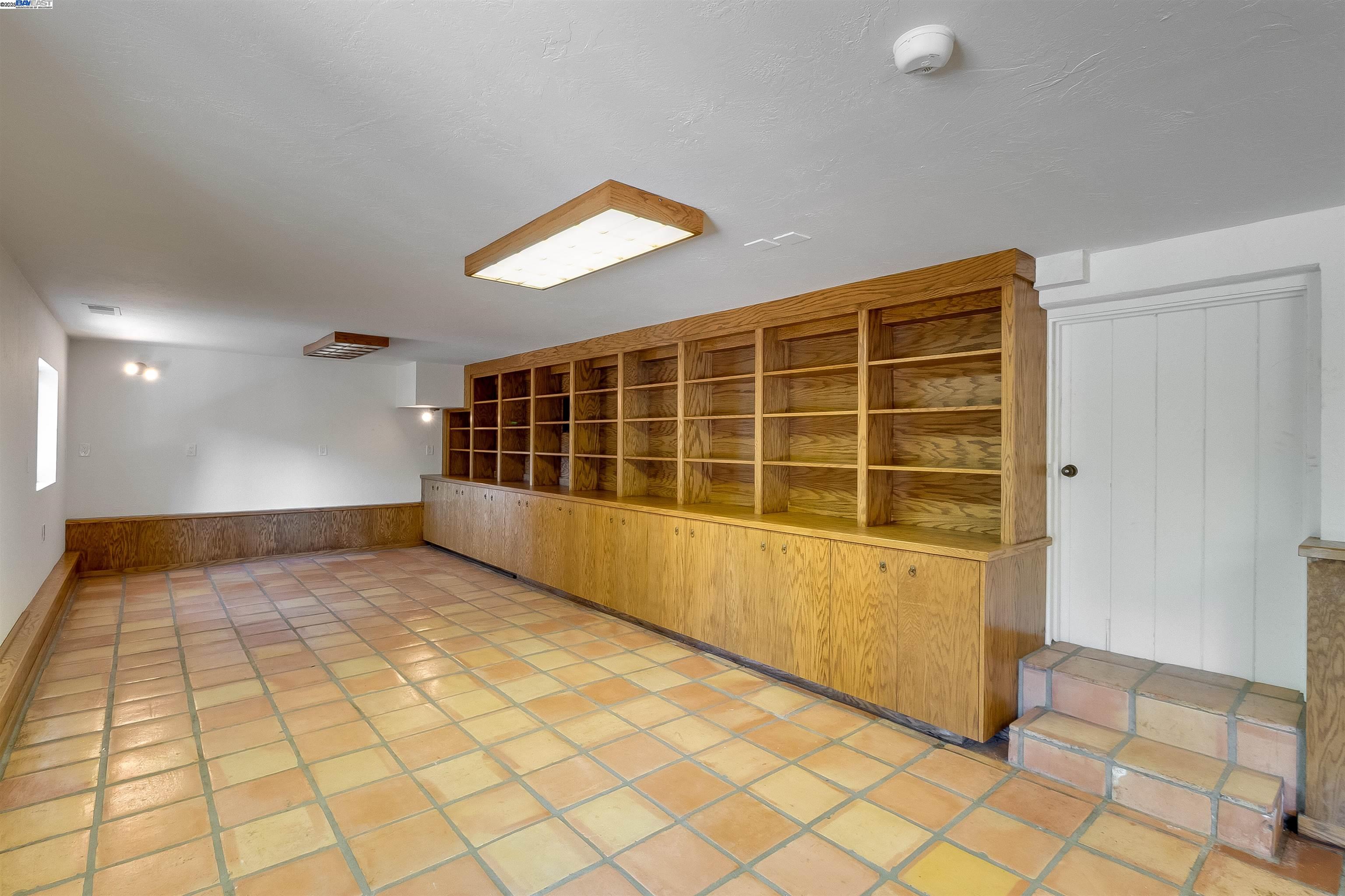 1069 Coombsville Rd