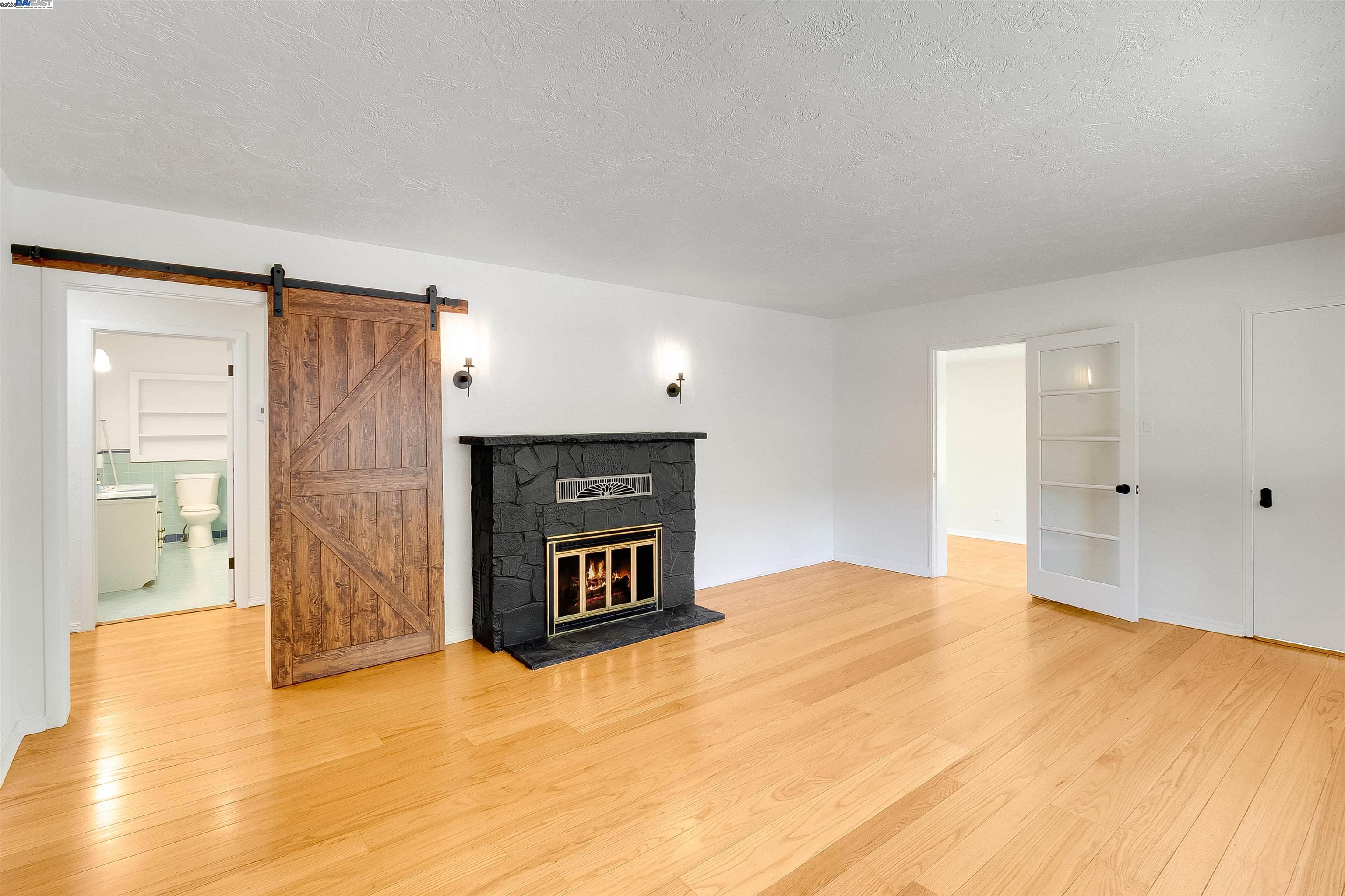 1069 Coombsville Rd