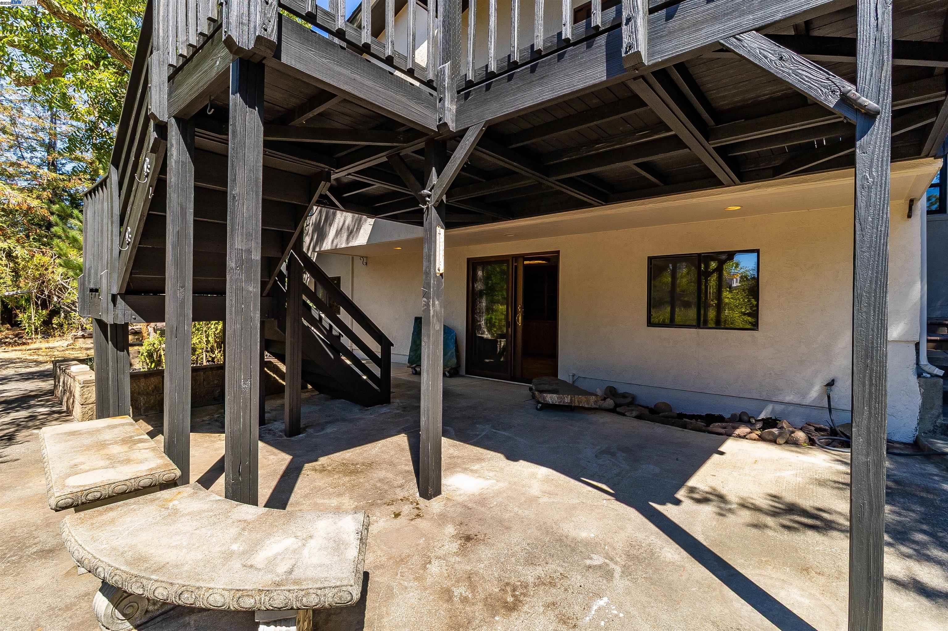 1069 Coombsville Rd
