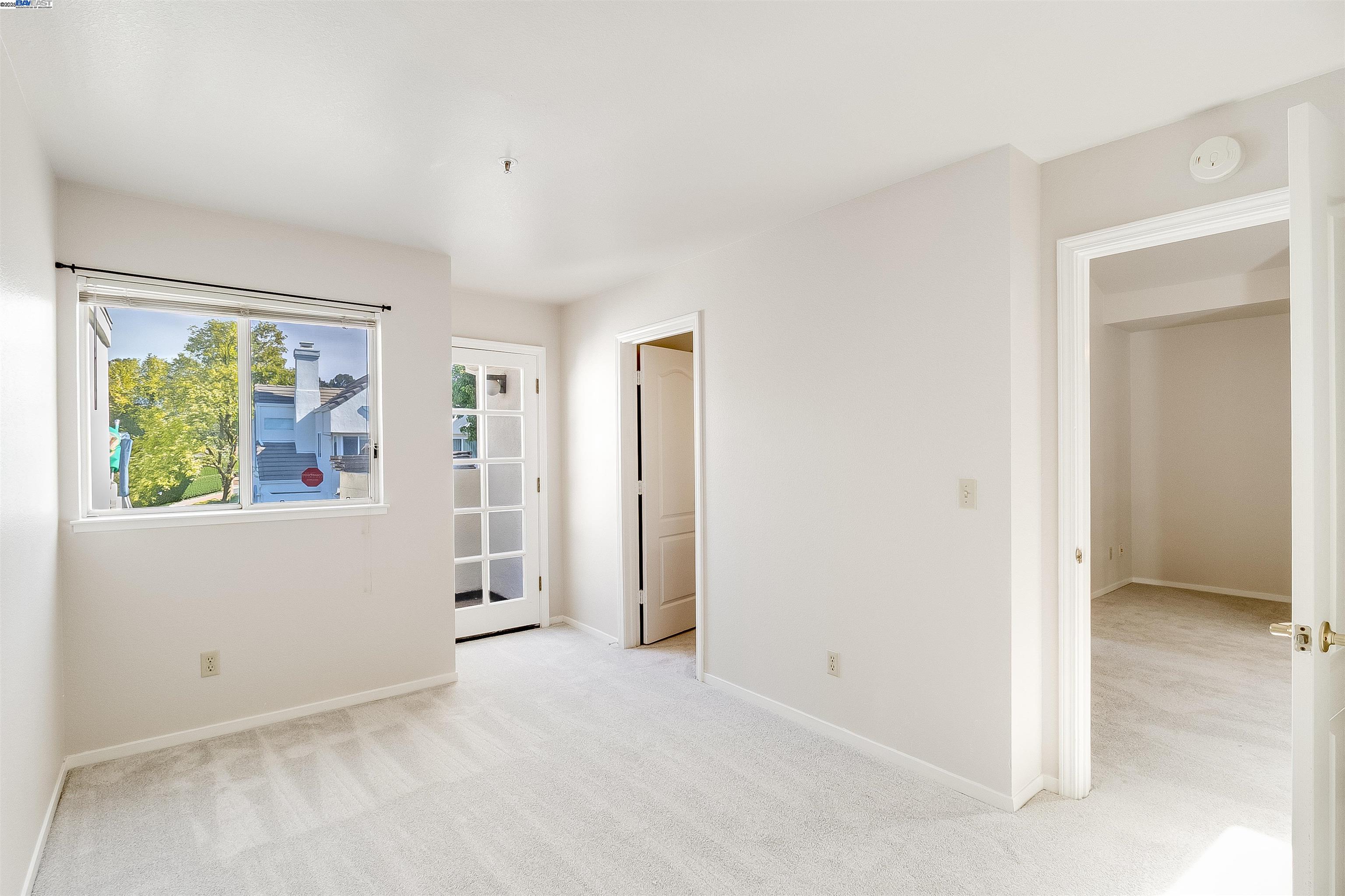 7 Shoal Dr E