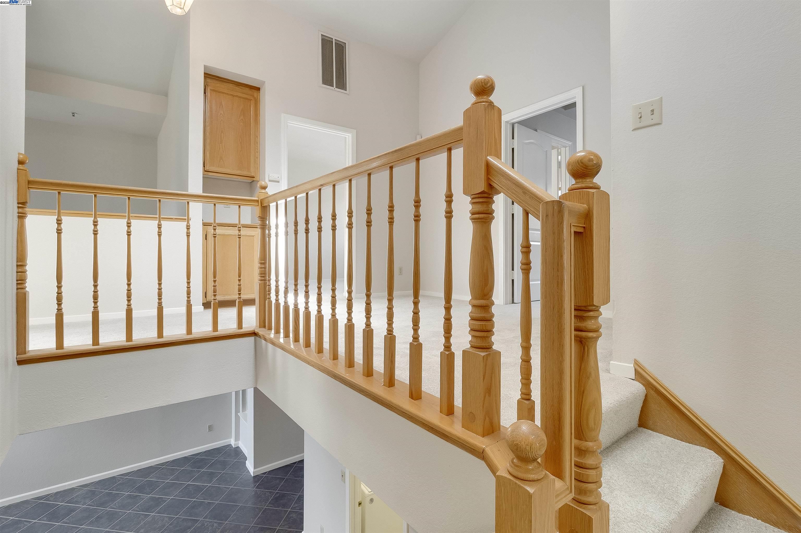 7 Shoal Dr E
