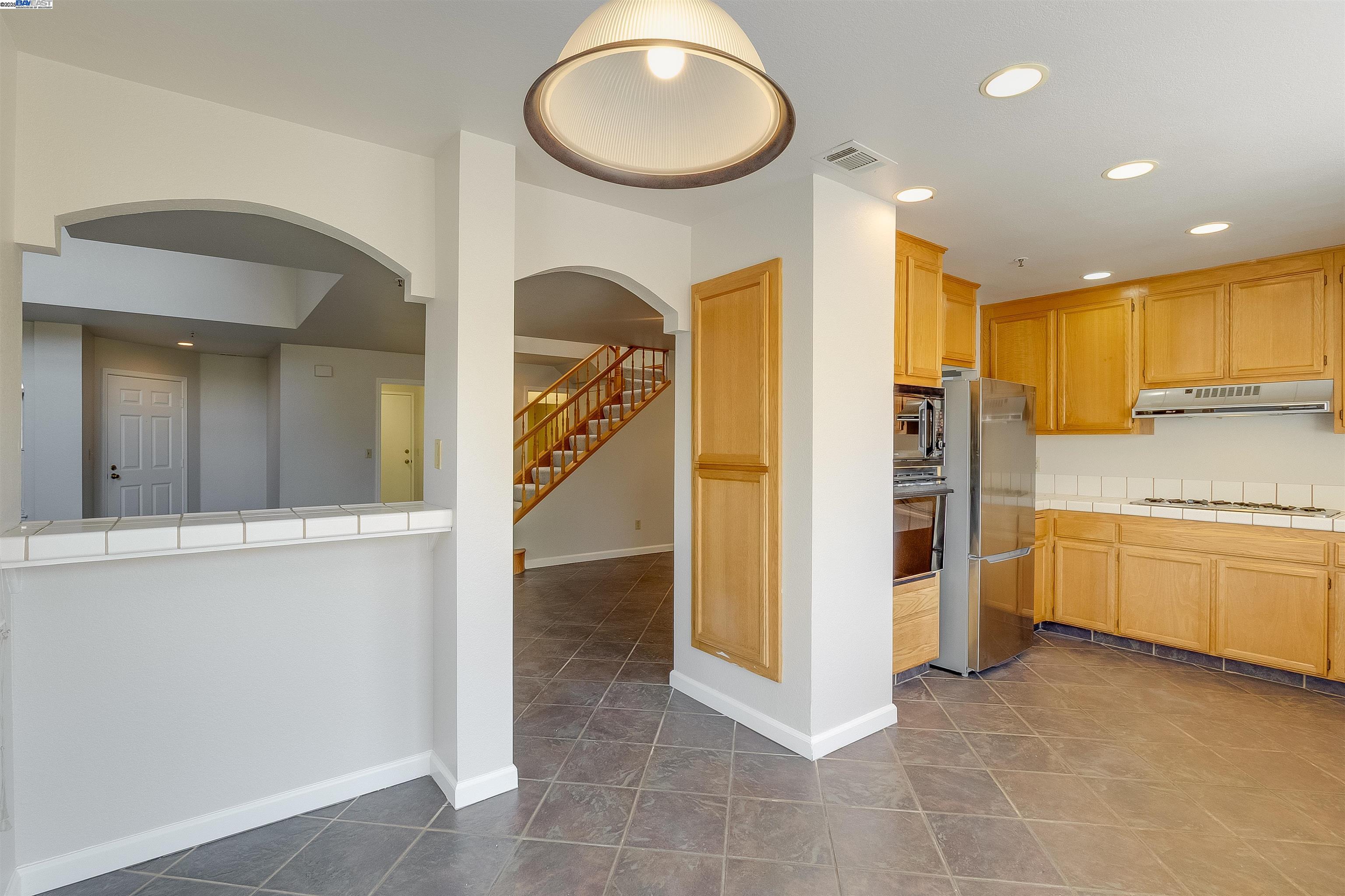 7 Shoal Dr E