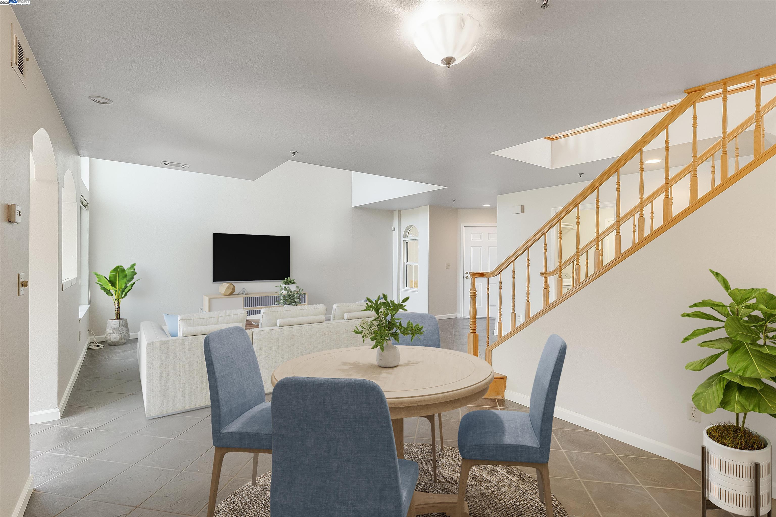 7 Shoal Dr E
