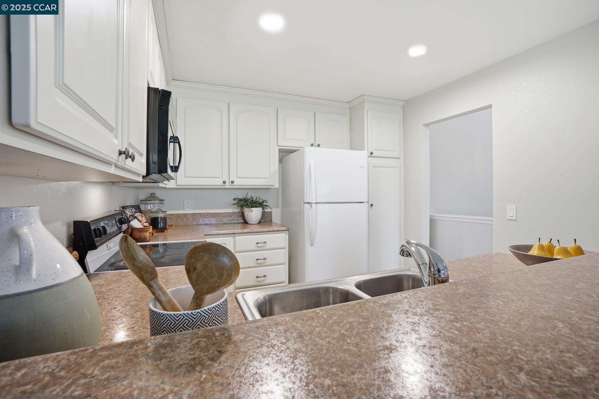 246 Via El Dorado Ln