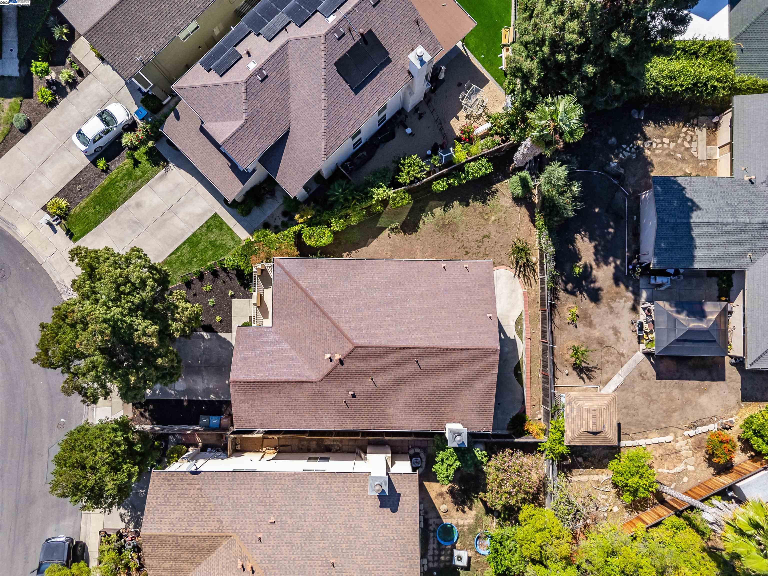 592 Ross Cir, Martinez