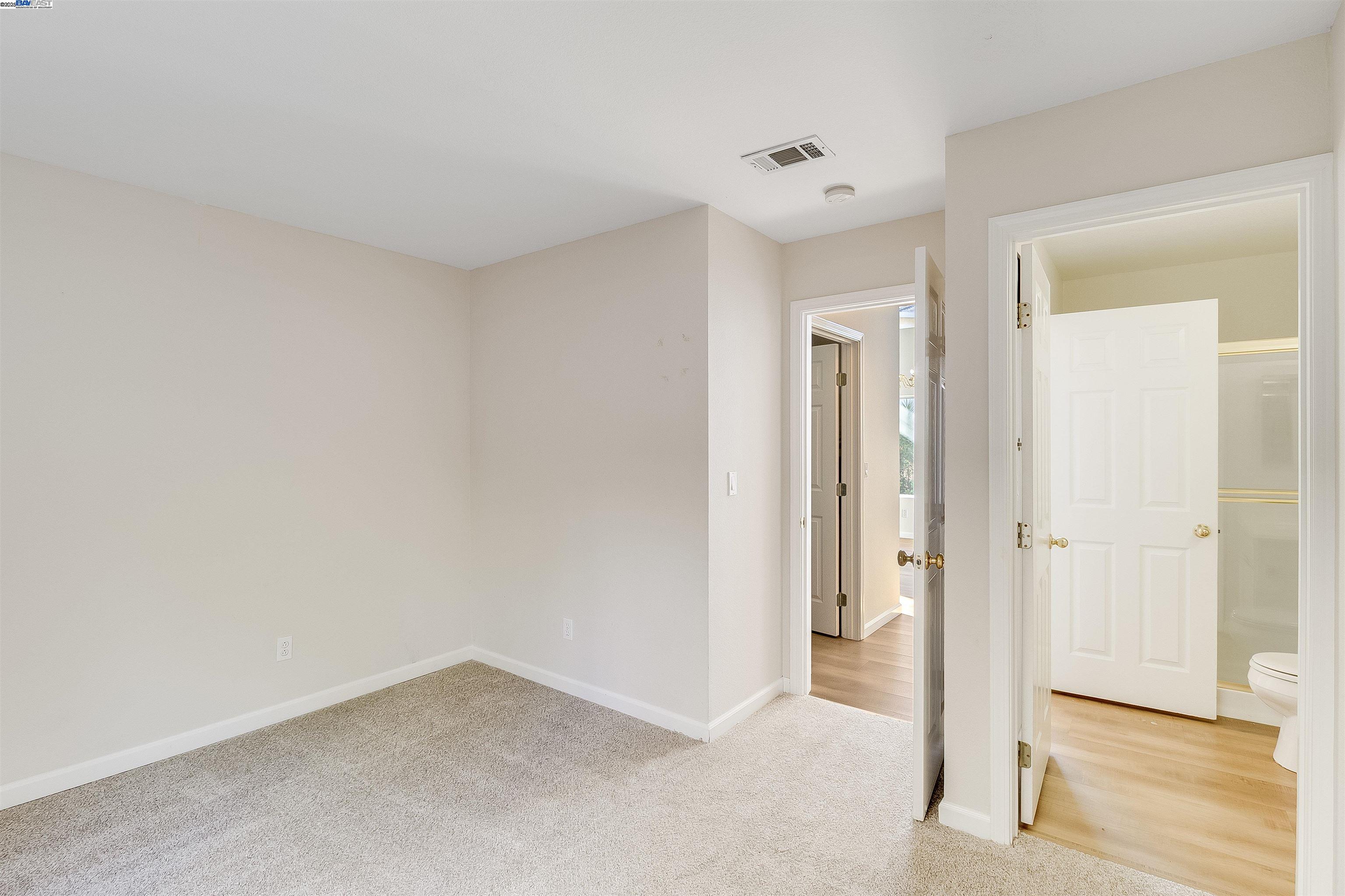 592 Ross Cir, Martinez