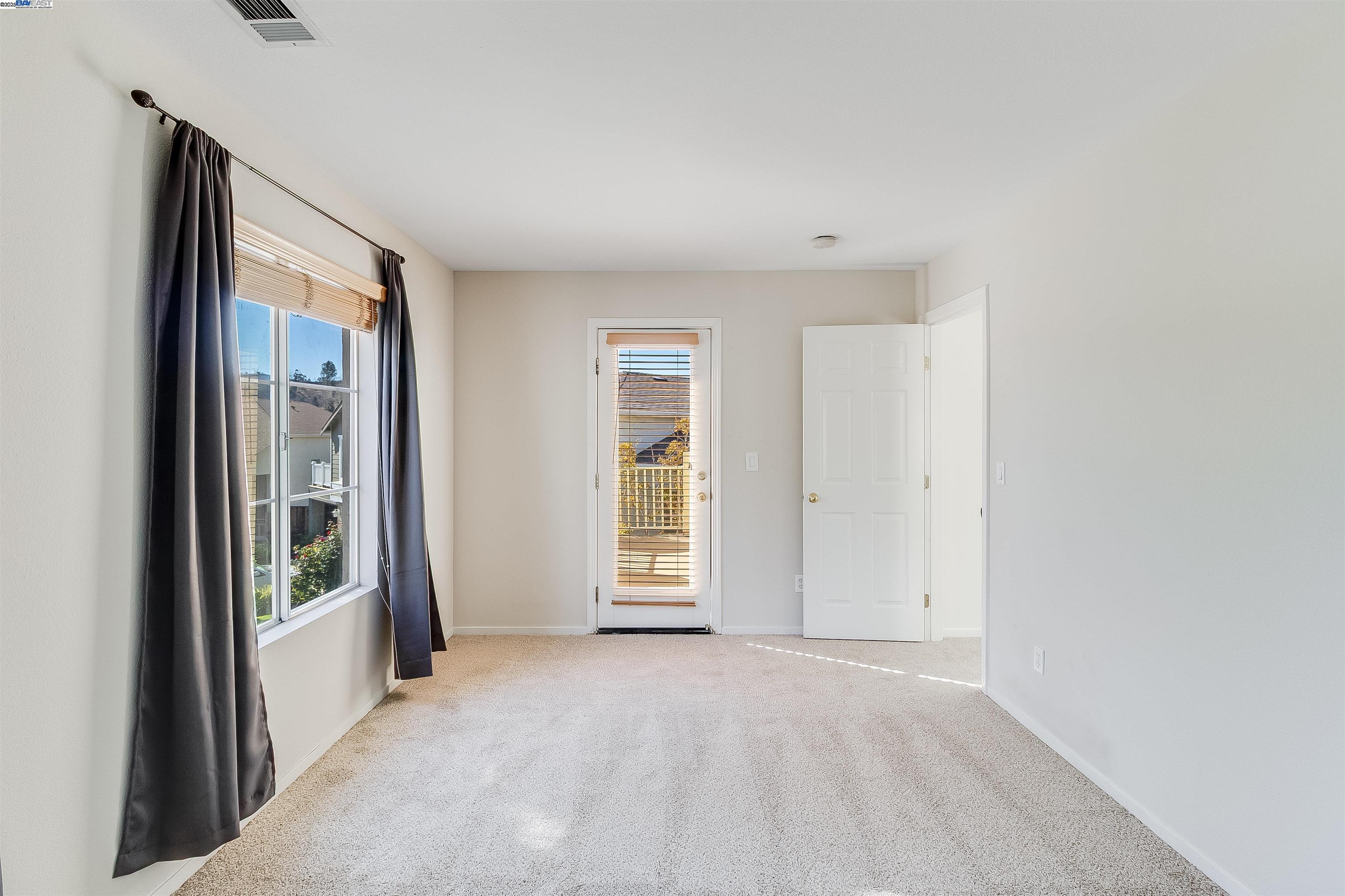 592 Ross Cir, Martinez