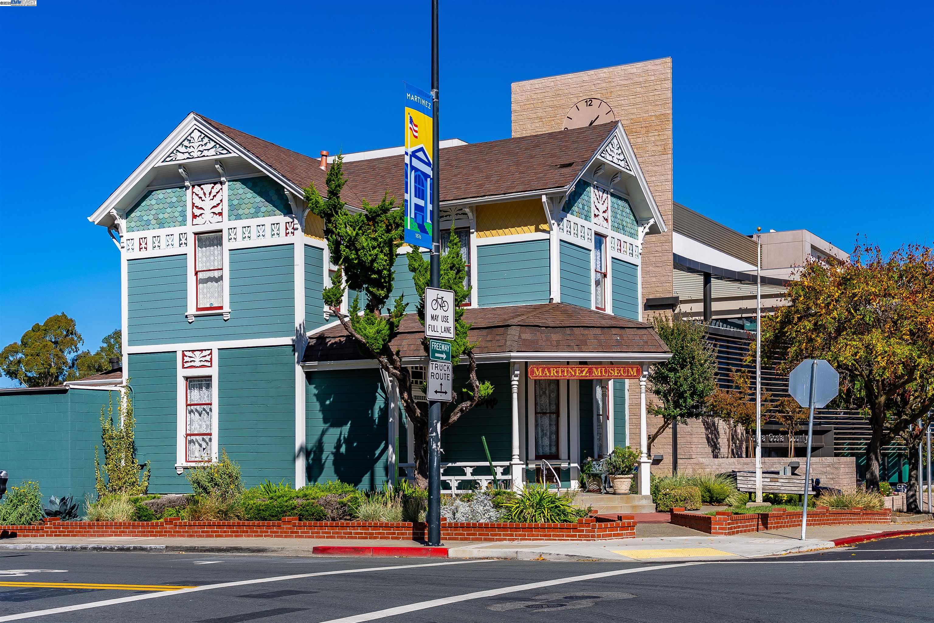 592 Ross Cir, Martinez