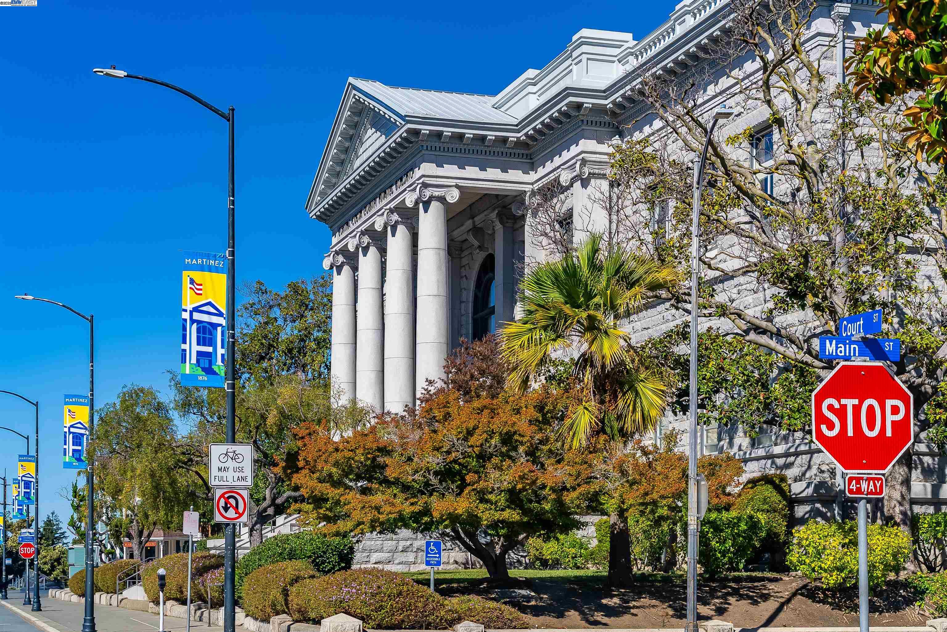 592 Ross Cir, Martinez