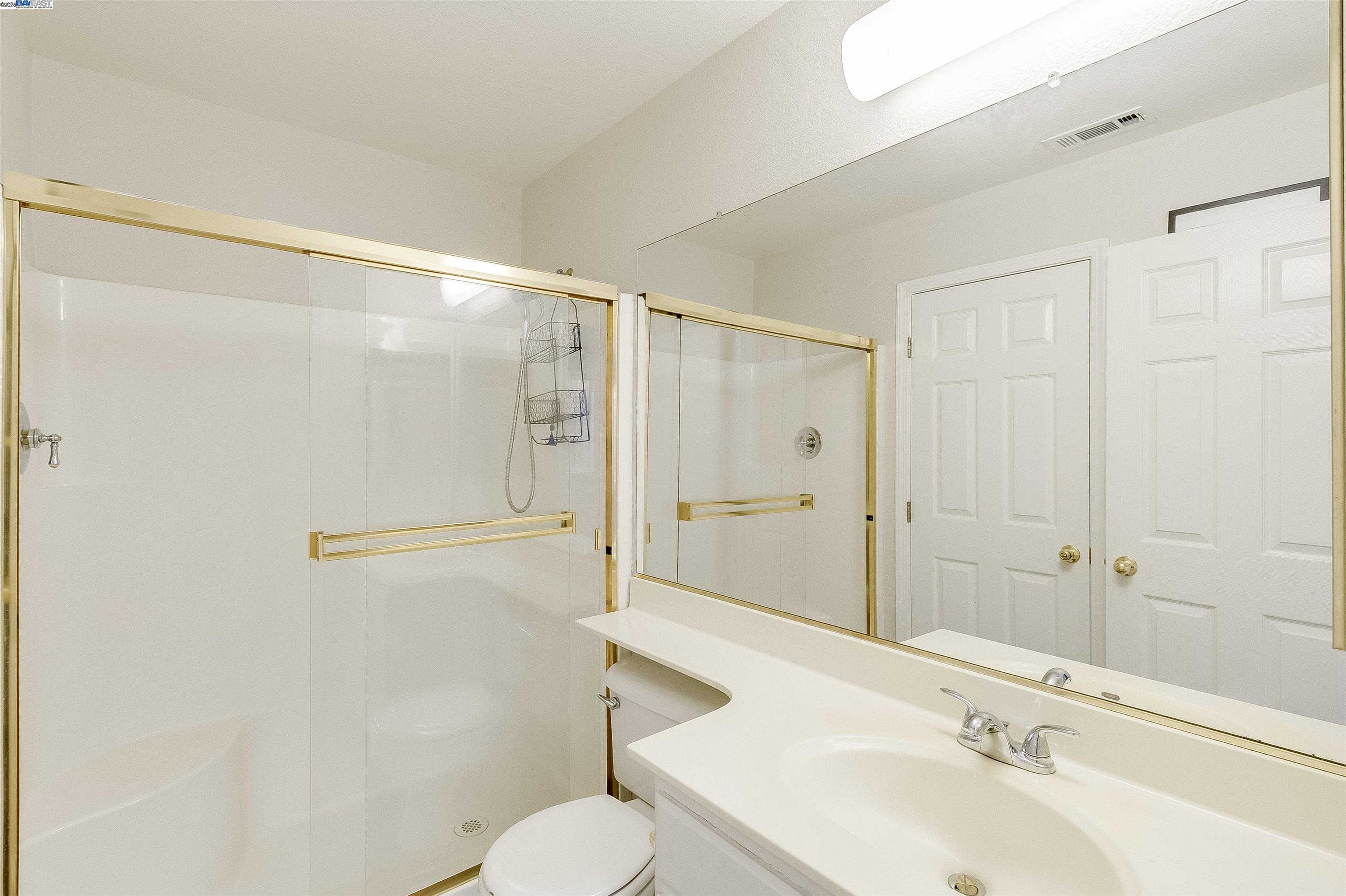 592 Ross Cir, Martinez