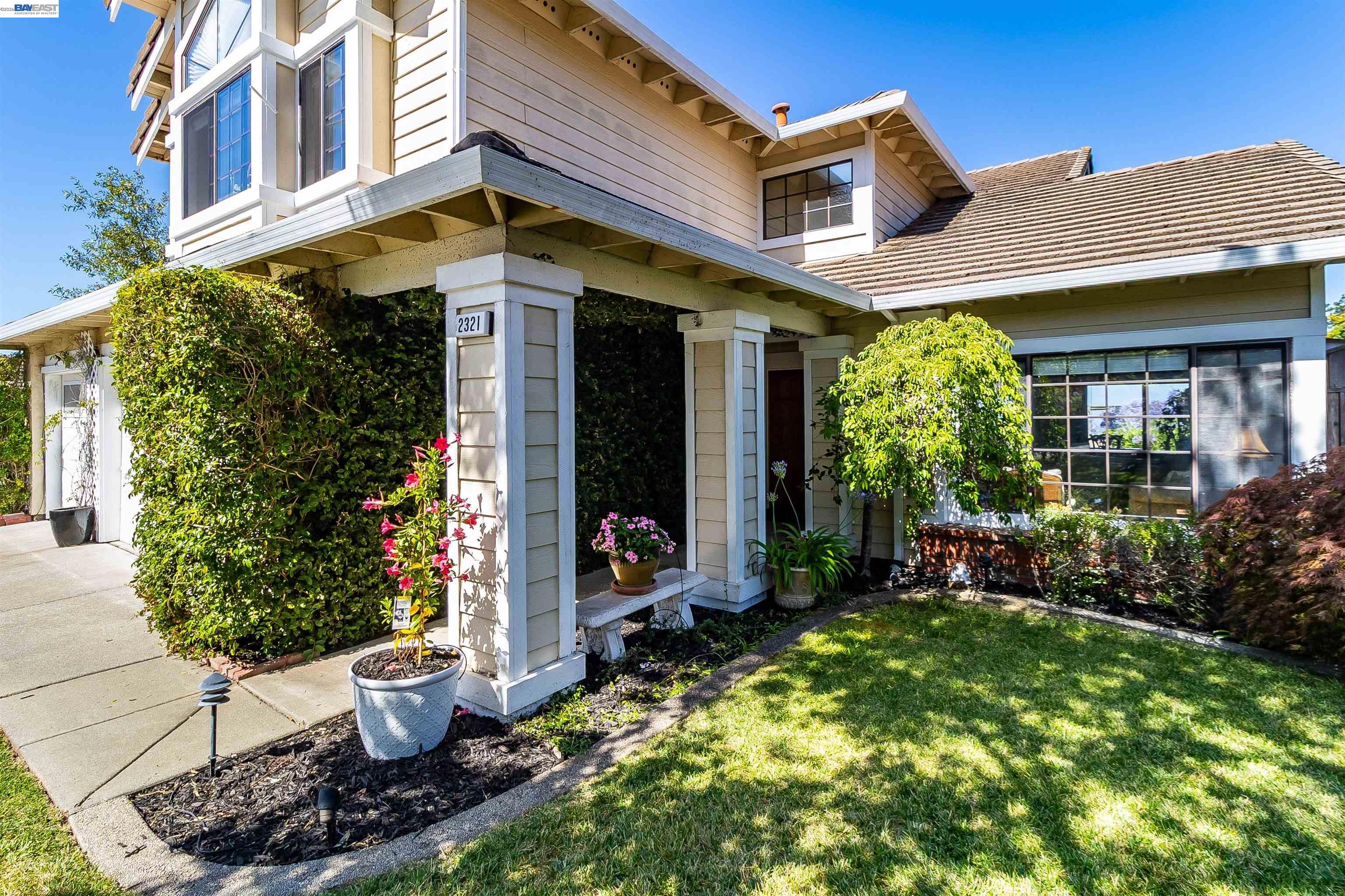 2321 Ascot Pkwy