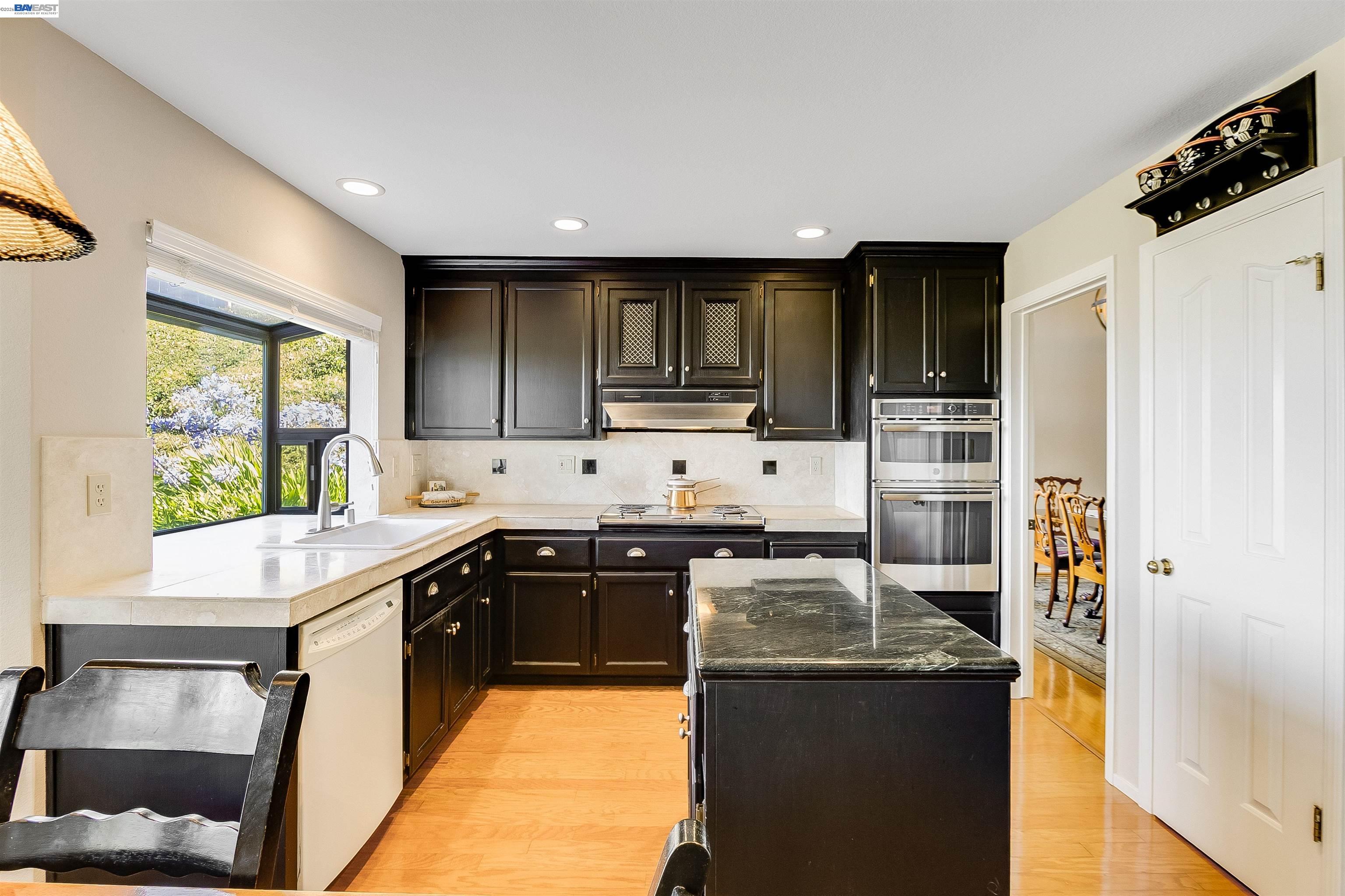 2321 Ascot Pkwy