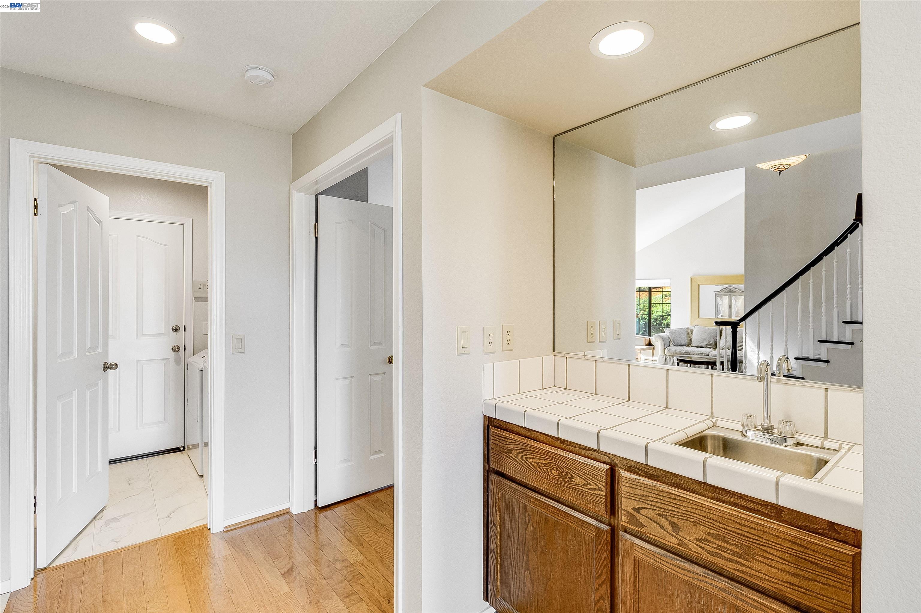 2321 Ascot Pkwy