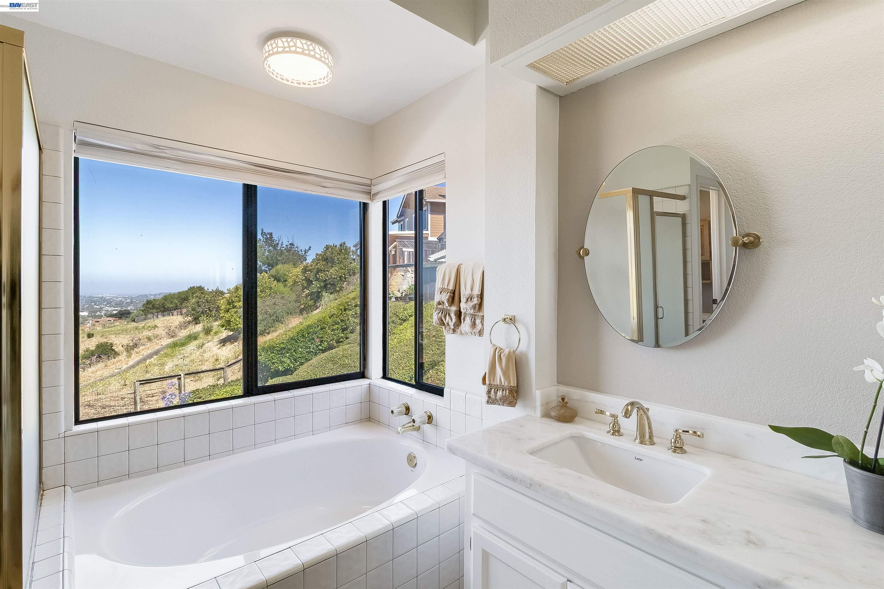 2321 Ascot Pkwy